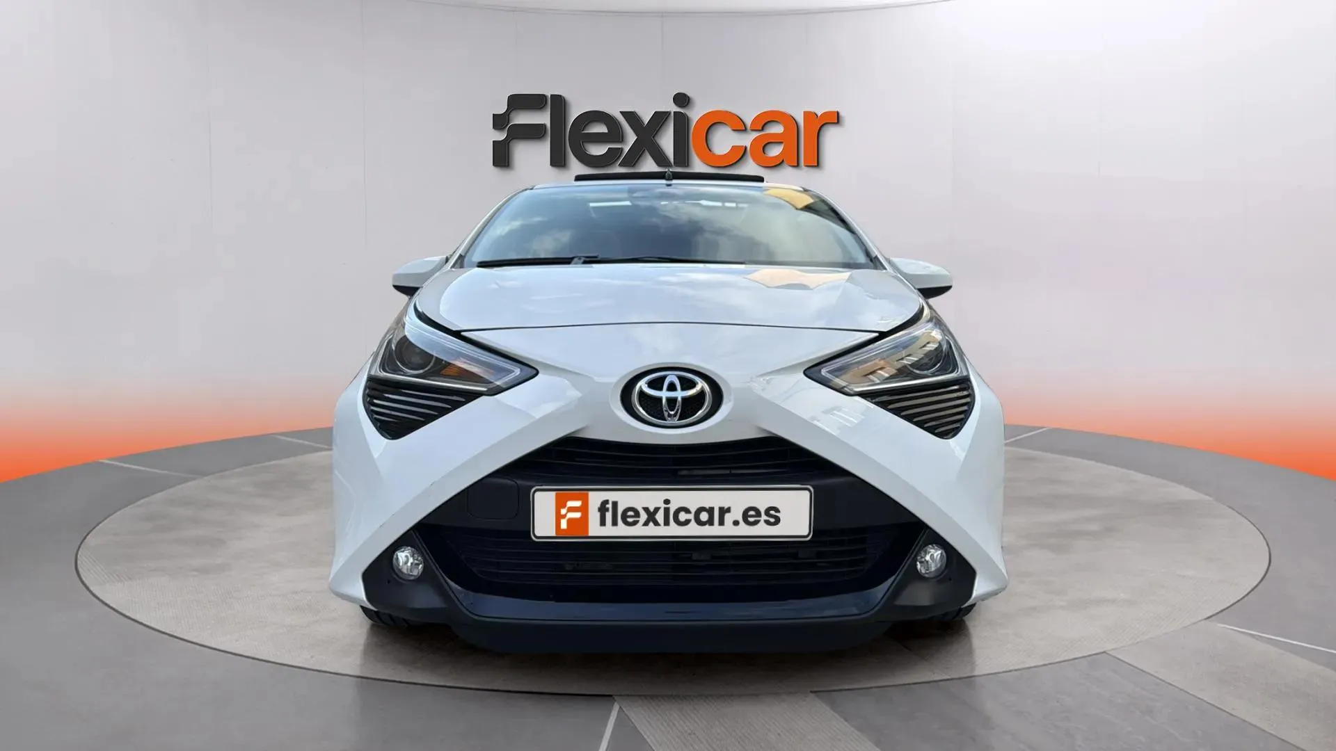 Toyota Aygo 1.0 70 x-clusiv - foto 9