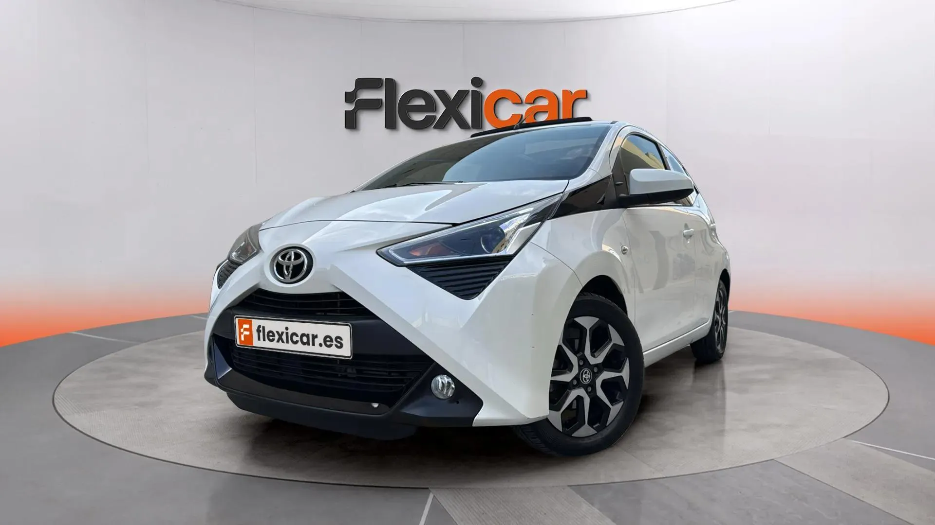 Toyota Aygo 1.0 70 x-clusiv - foto 8