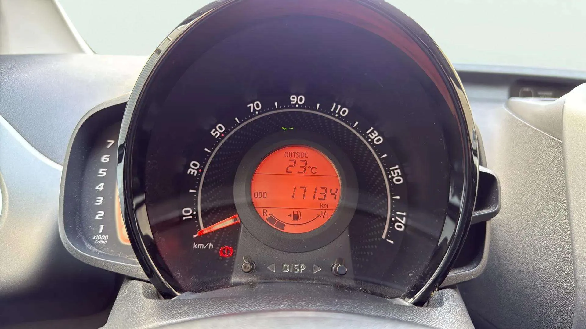 Toyota Aygo 1.0 70 x-clusiv - foto 14