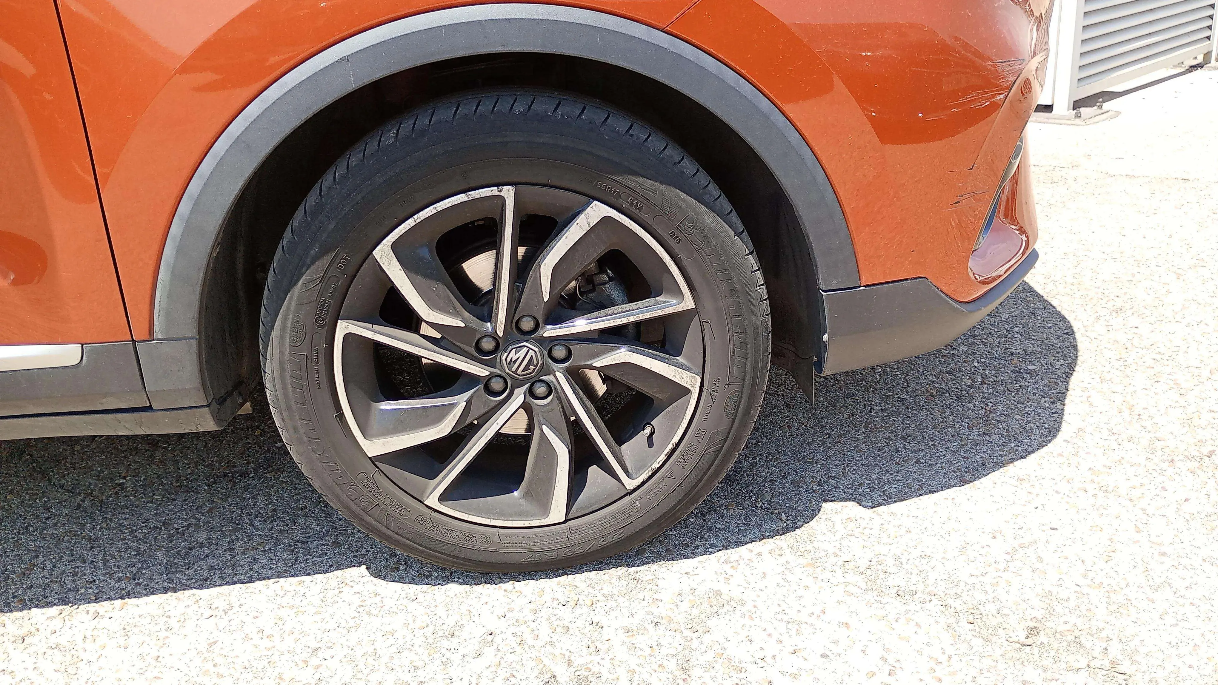 MG ZS 1.0T Luxury - foto 17