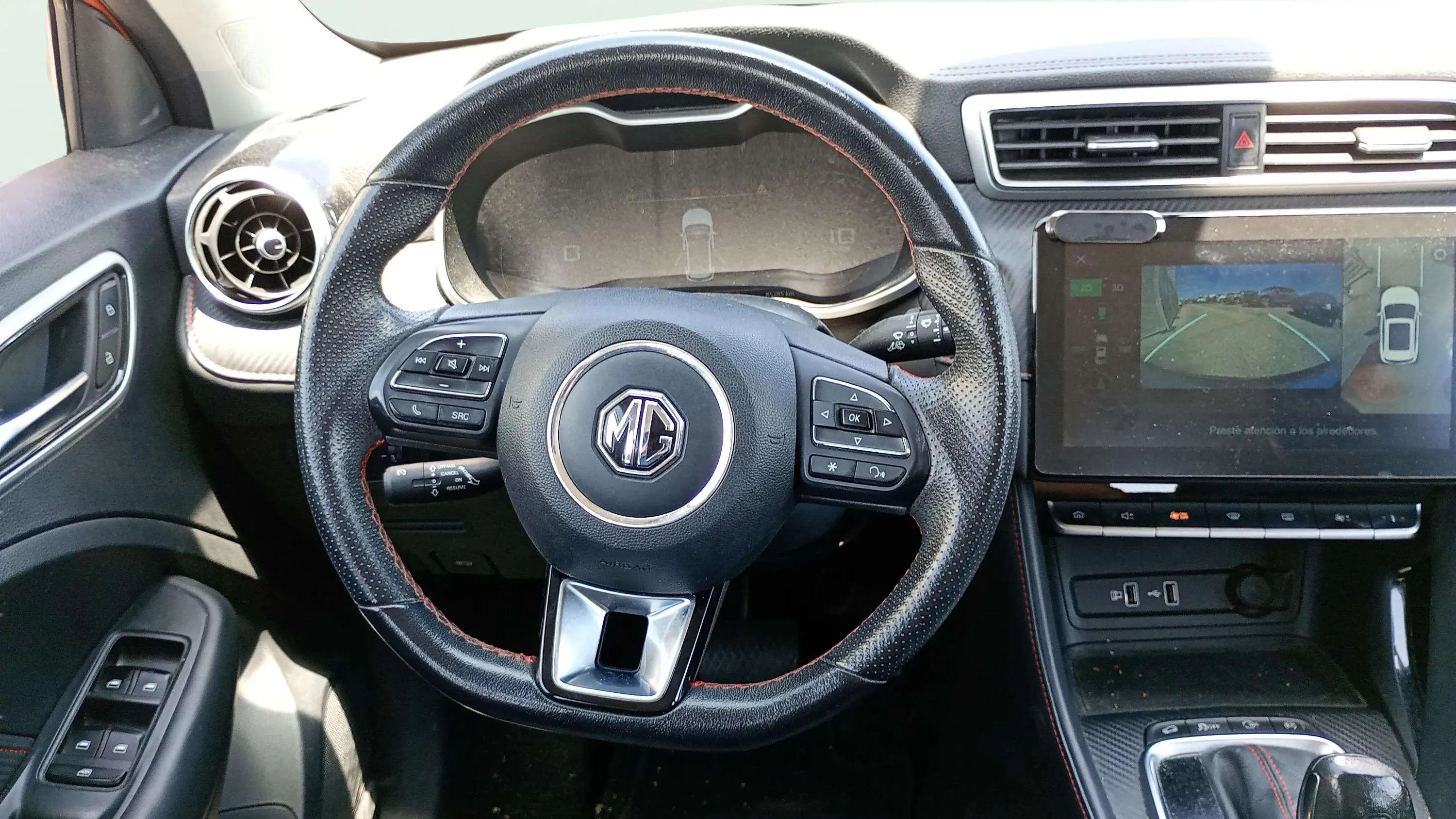 MG ZS 1.0T Luxury - foto 11