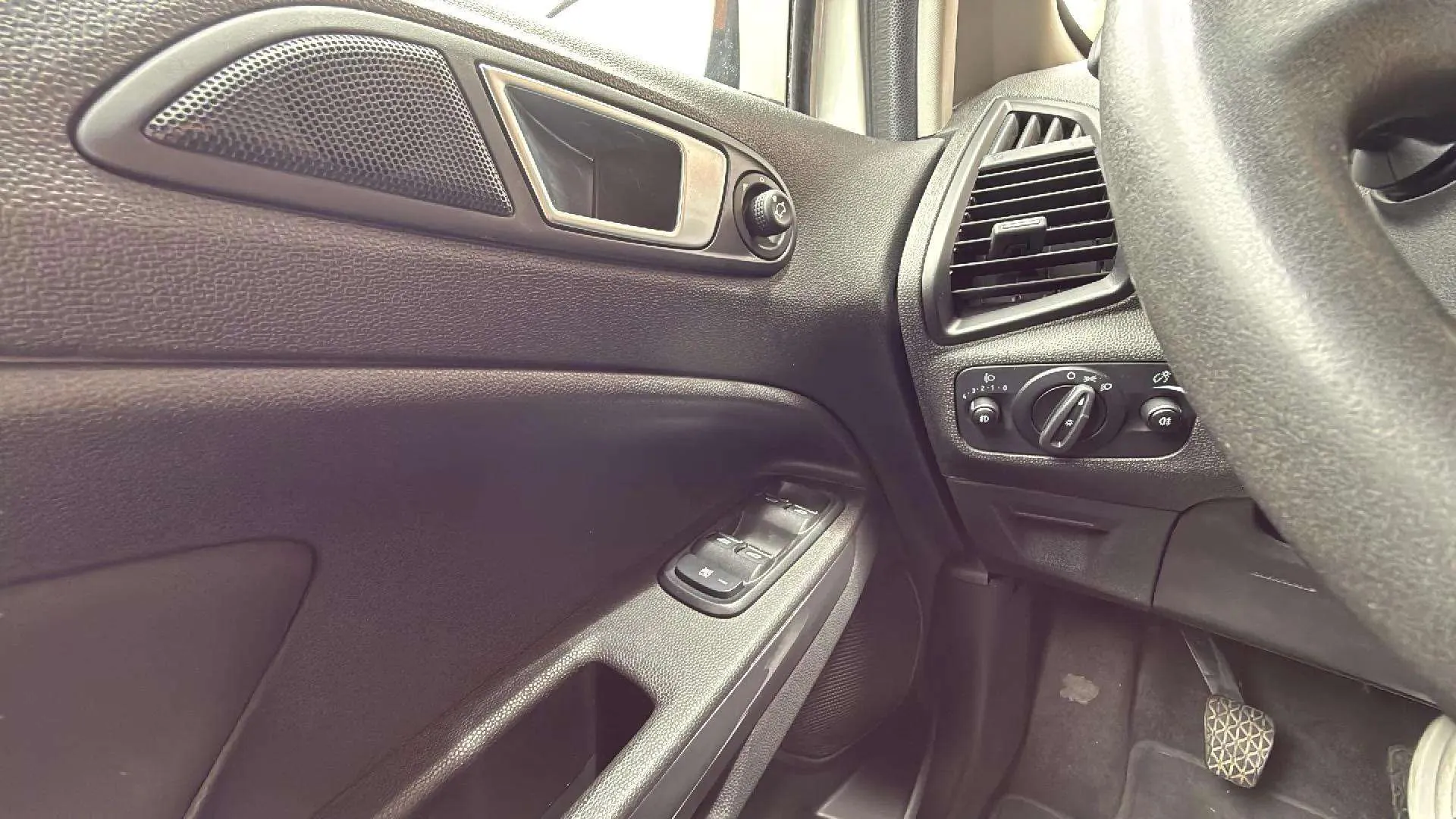 Ford EcoSport 1.0 EcoBoost Titanium - foto 12