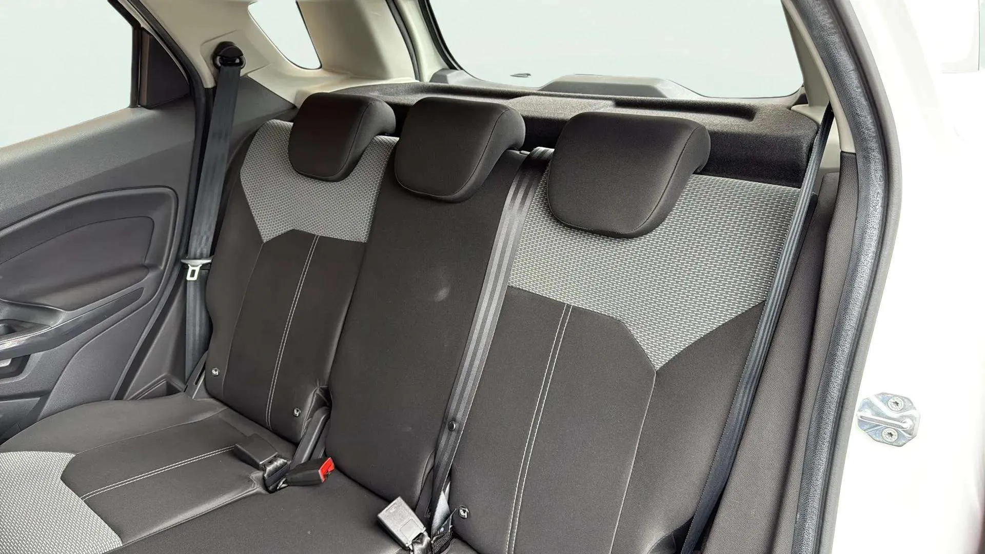 Ford EcoSport 1.0 EcoBoost Titanium - foto 21