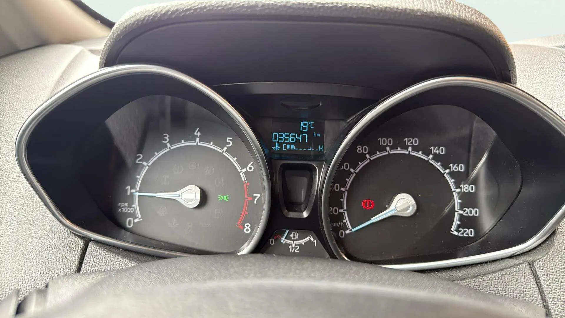 Ford EcoSport 1.0 EcoBoost Titanium - foto 16