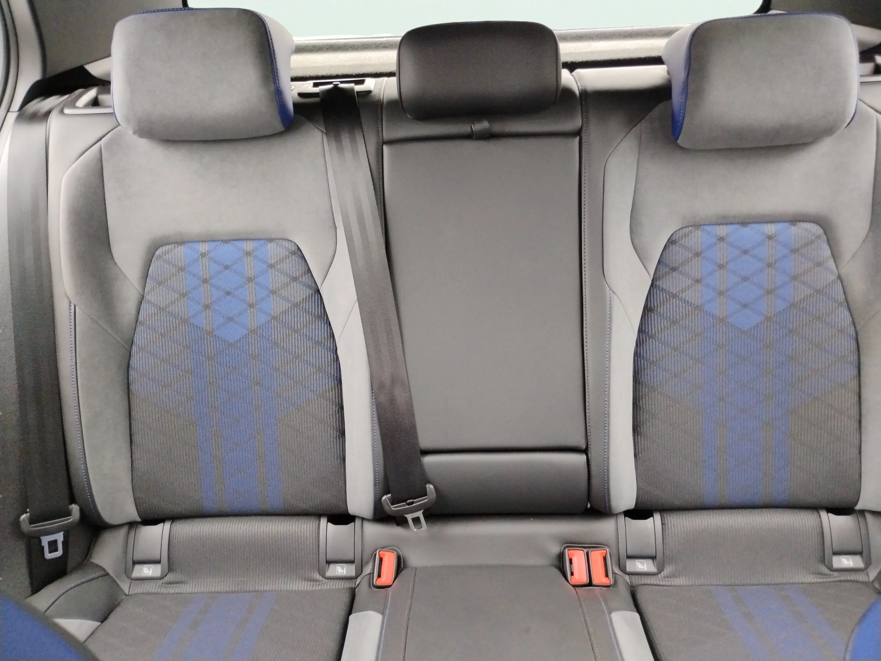 Volkswagen Golf R 2.0 TSI 4Motion DSG - foto 15