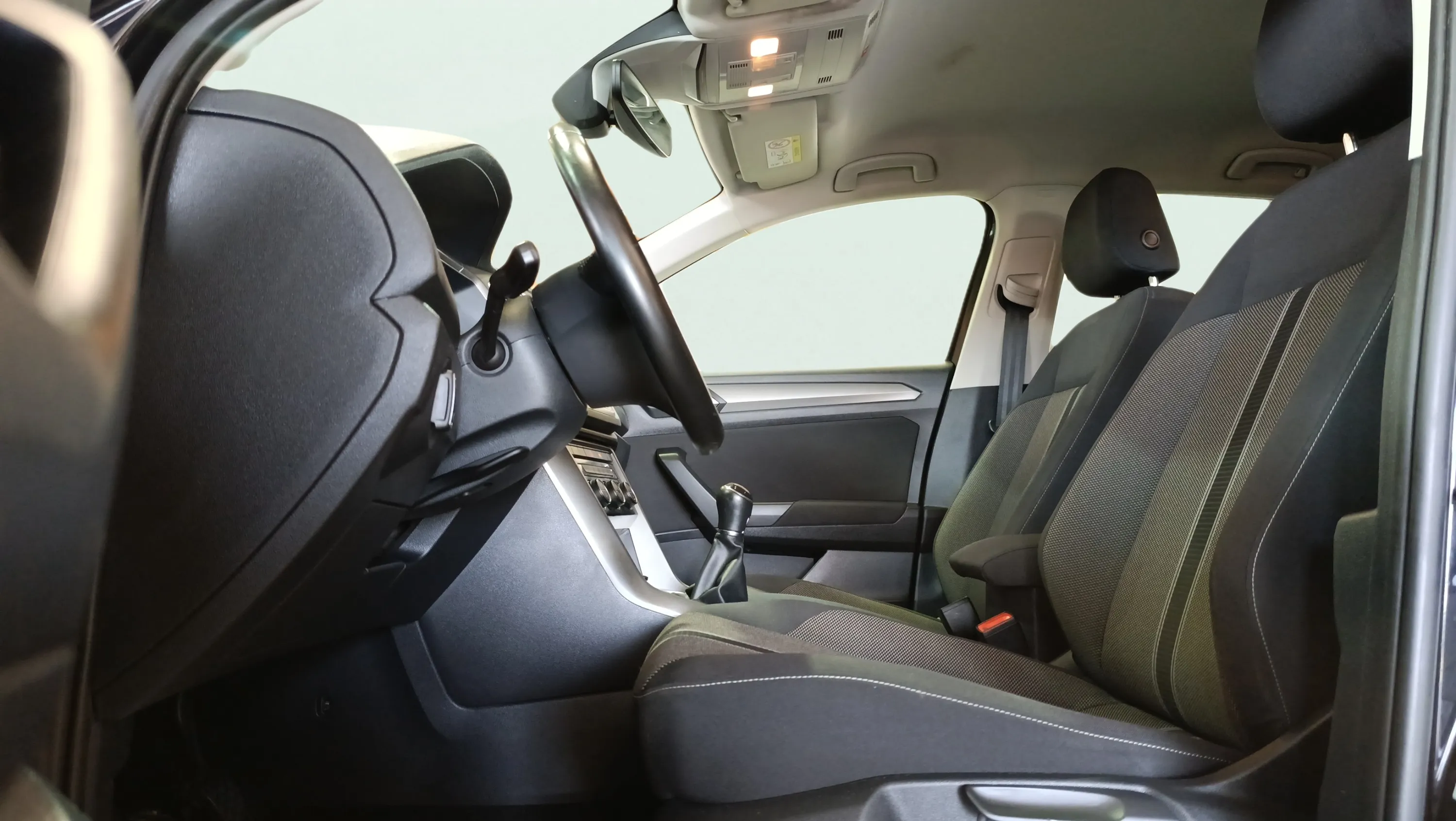 Volkswagen T-Roc Advance 1.0 TSI - foto 31