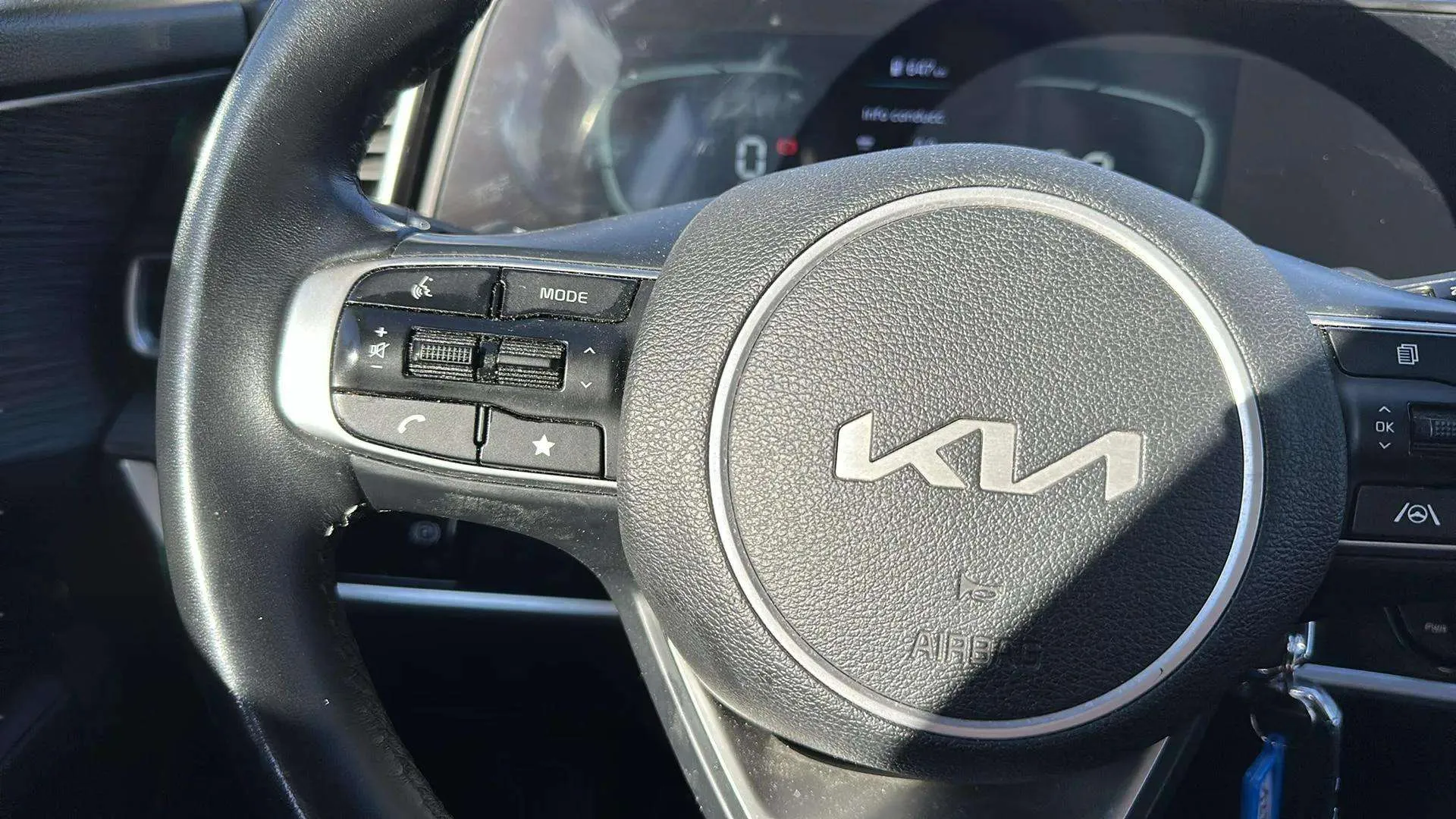 Kia Sportage 1.6 CRDi MHEV Business 4x2 - foto 11