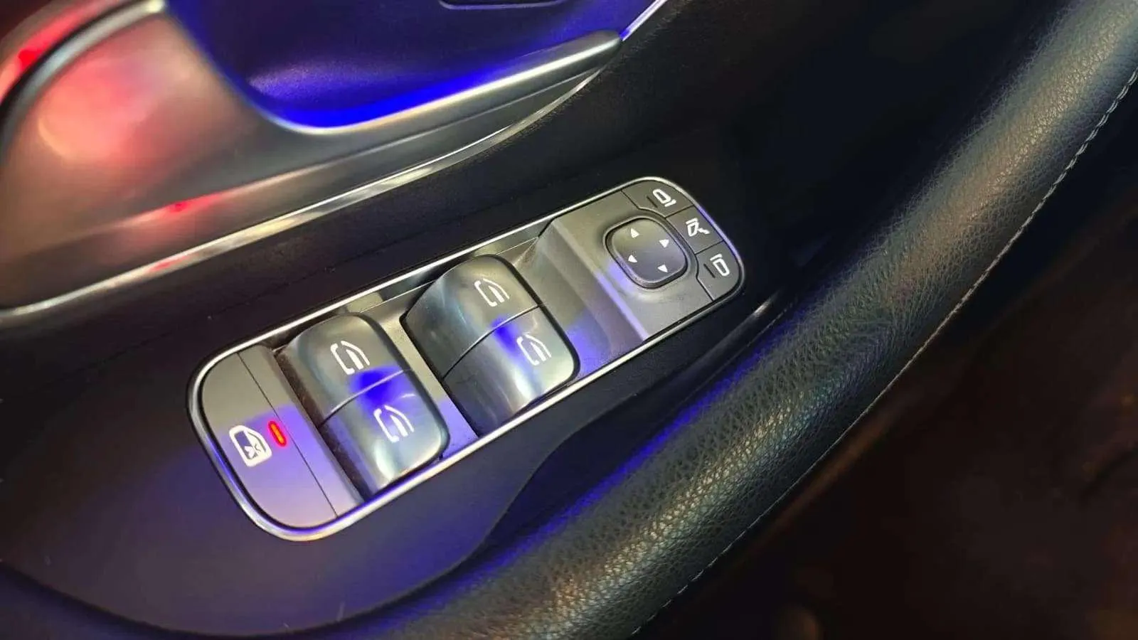 Mercedes-Benz GLE 300 d 4MATIC - foto 25