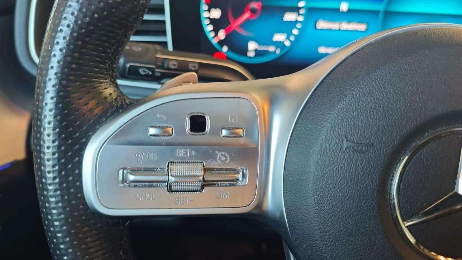 Mercedes-Benz GLE 300 d 4MATIC - foto 12
