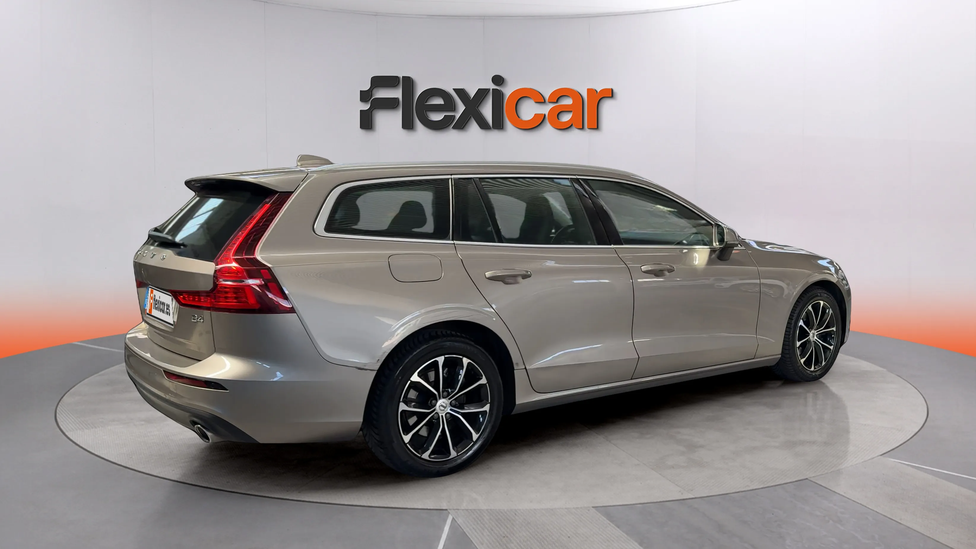 Volvo V60 2.0 B4 (D) Momentum Pro - foto 7