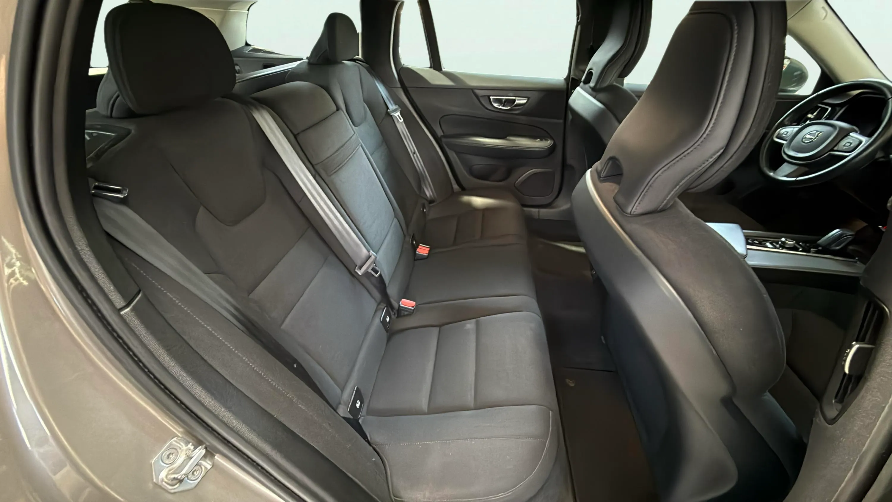 Volvo V60 2.0 B4 (D) Momentum Pro - foto 19