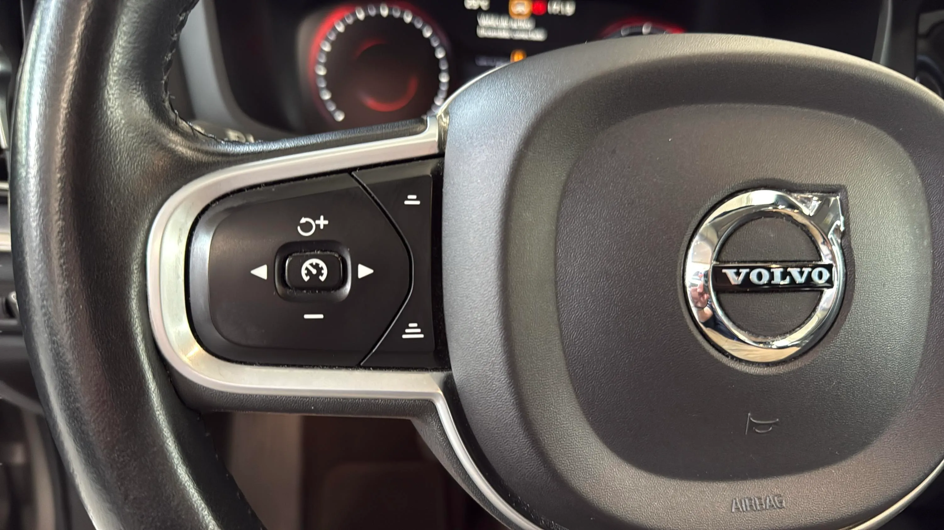 Volvo V60 2.0 B4 (D) Momentum Pro - foto 22