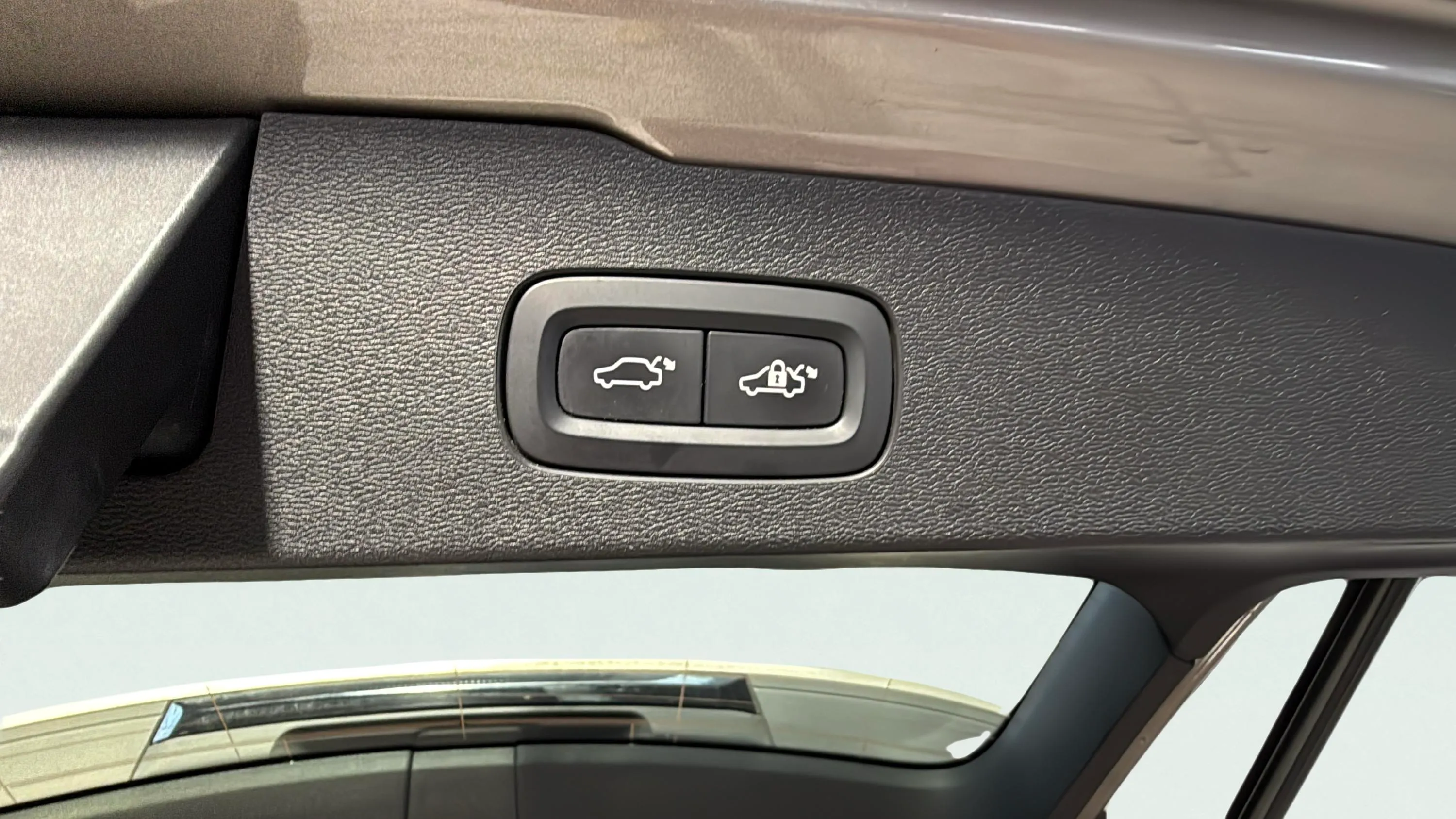 Volvo V60 2.0 B4 (D) Momentum Pro - foto 29