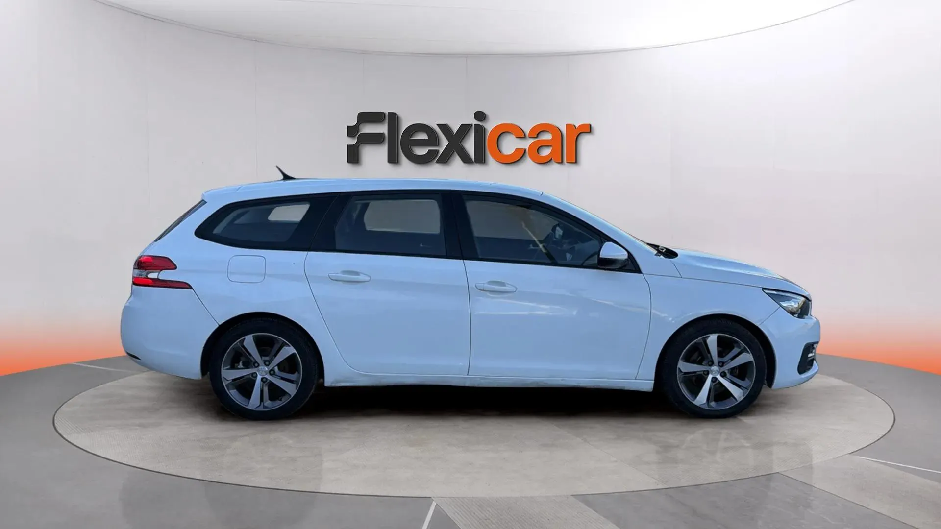 Peugeot 308 SW Access 1.6 BlueHDi - foto 8