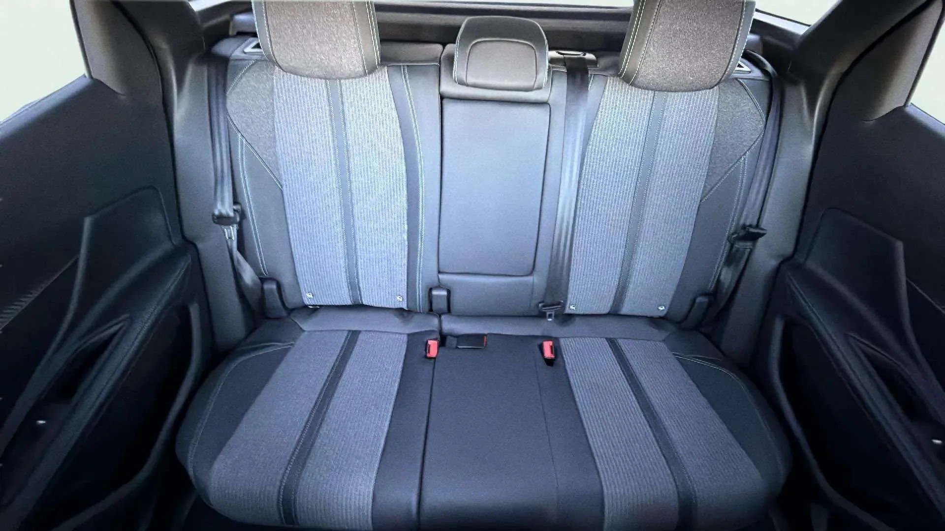 Peugeot 3008 1.5 BlueHDi Allure EAT8 - foto 14