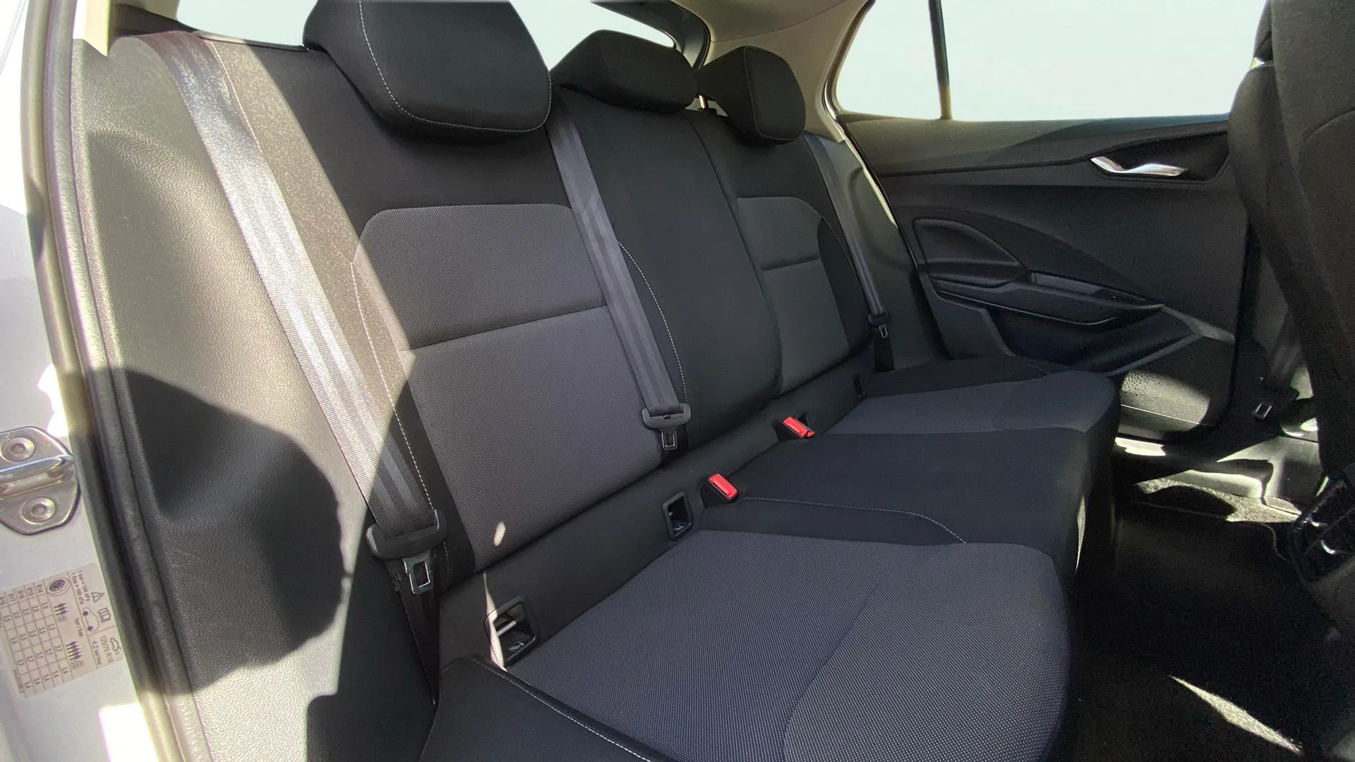 Škoda Fabia 1.0 TSI Selection - foto 14