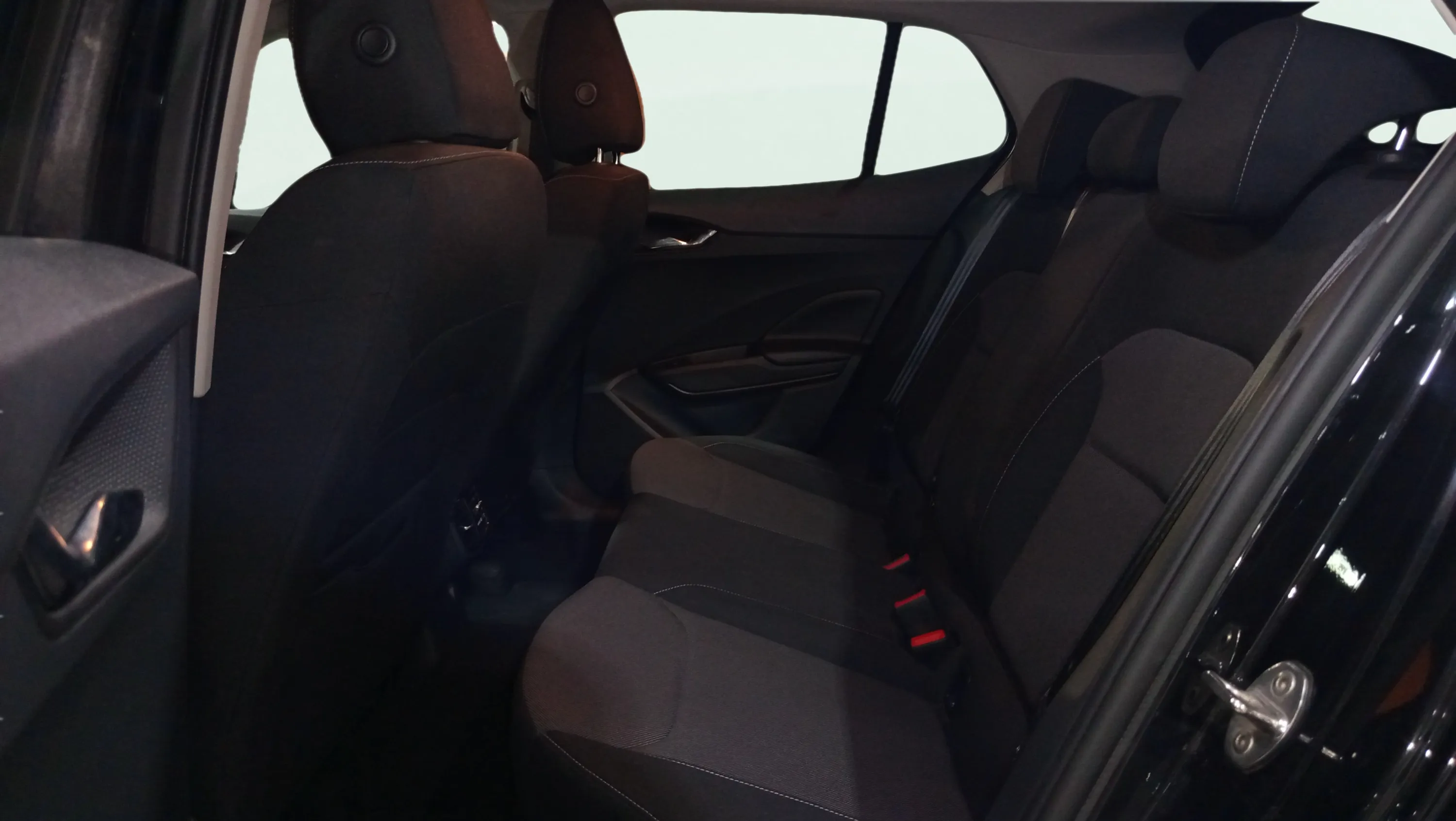 Škoda Fabia 1.0 TSI Selection - foto 28