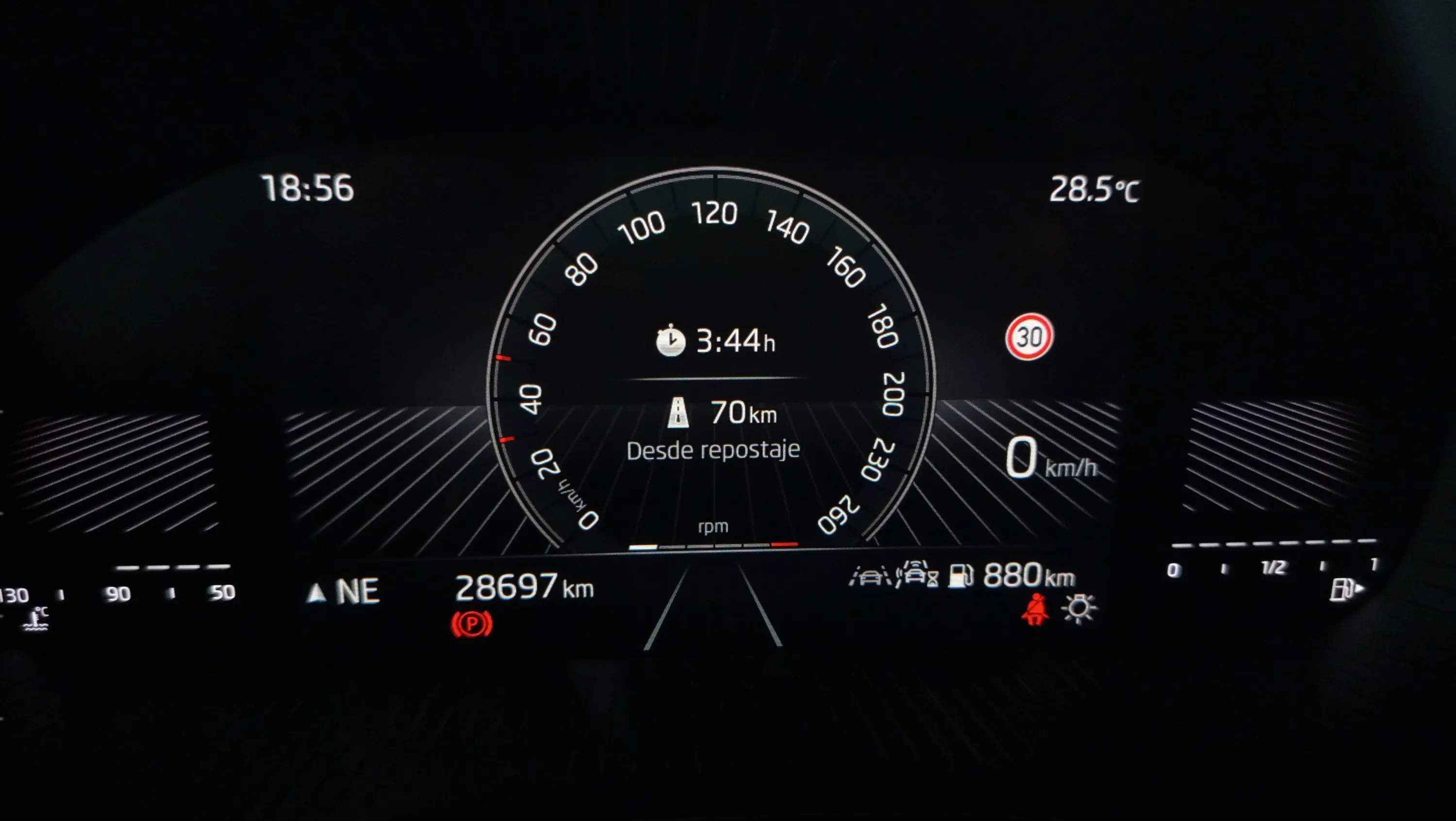 Škoda Fabia 1.0 TSI Selection - foto 11