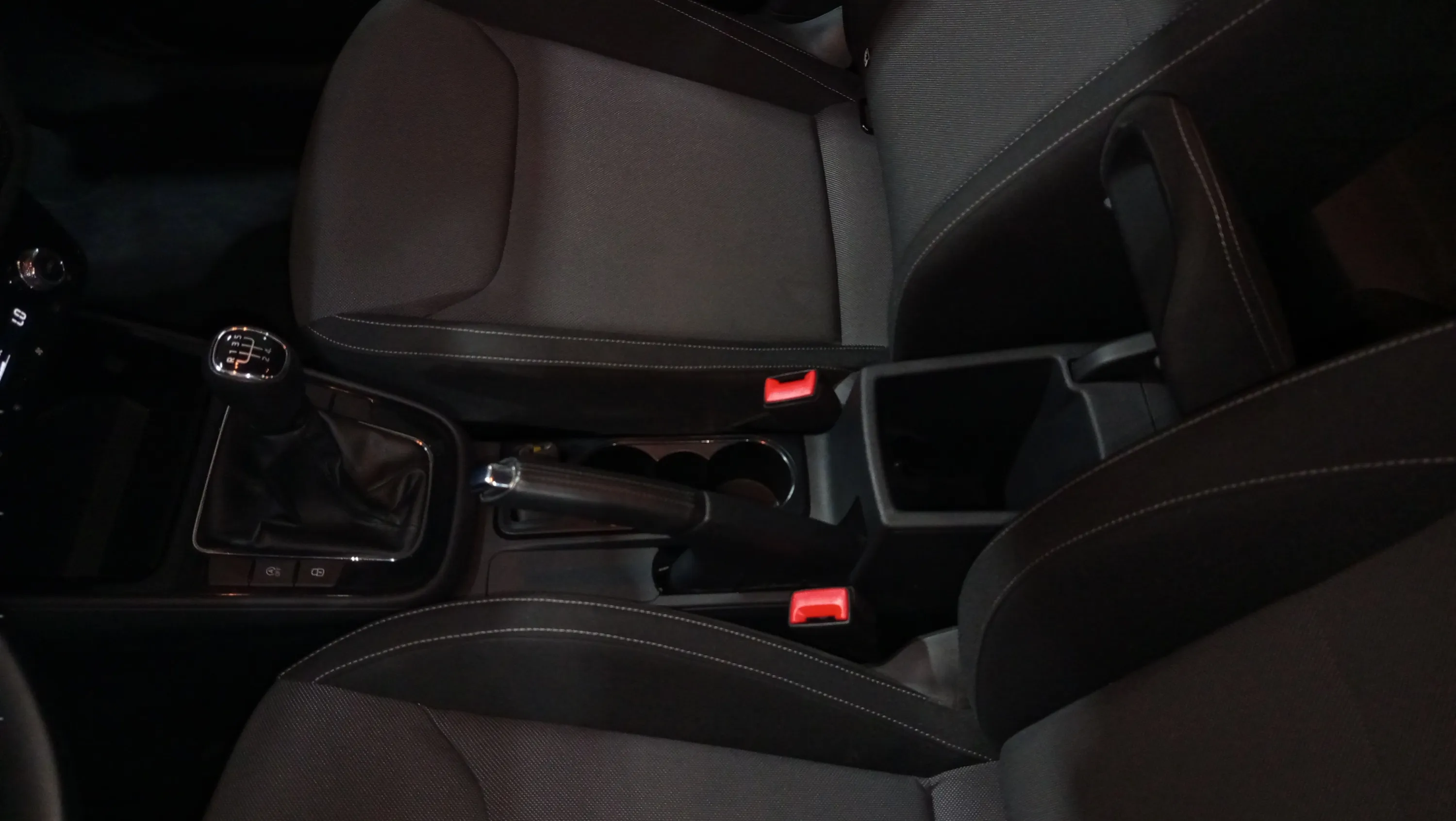 Škoda Fabia 1.0 TSI Selection - foto 12