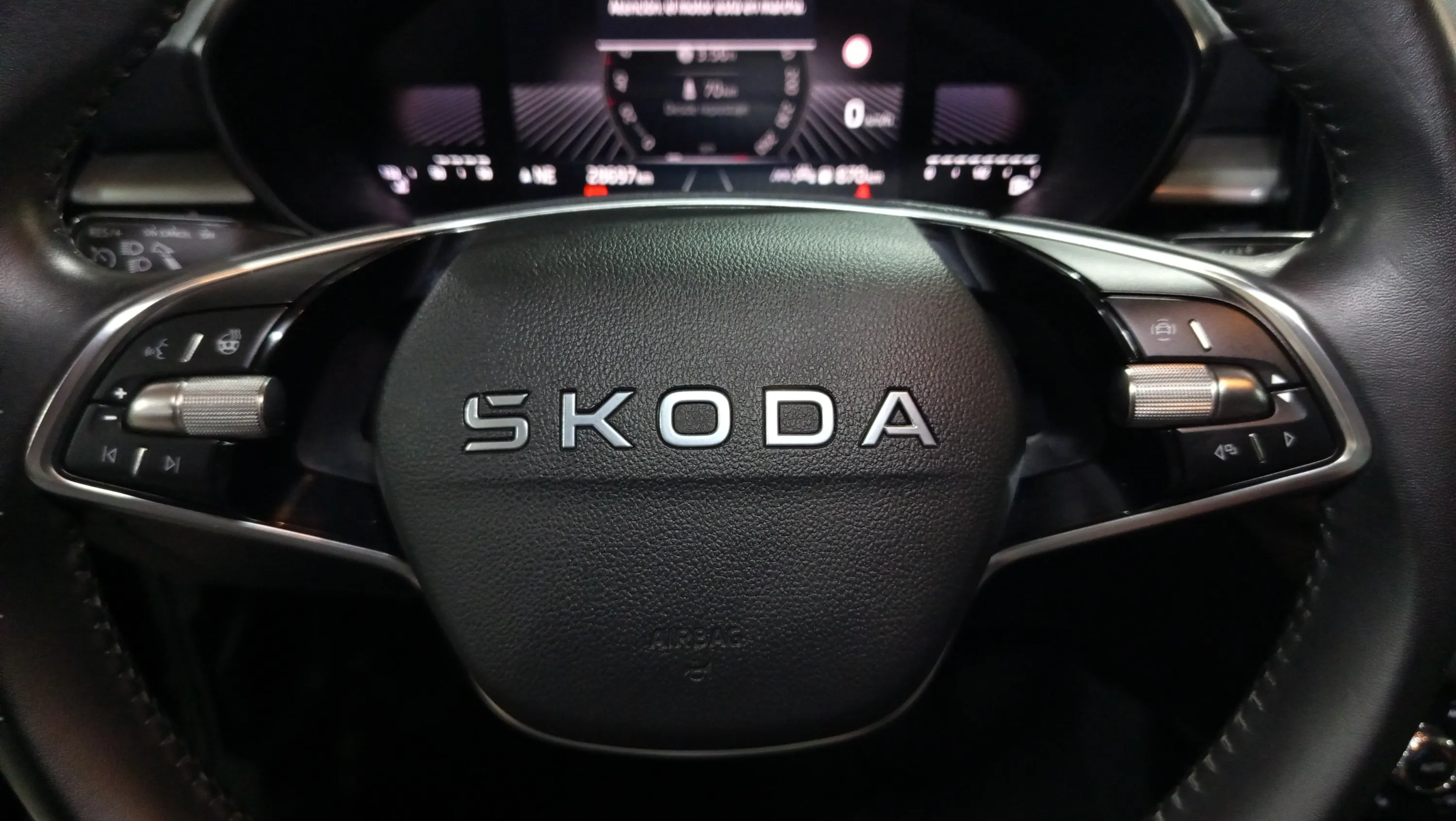 Škoda Fabia 1.0 TSI Selection - foto 22