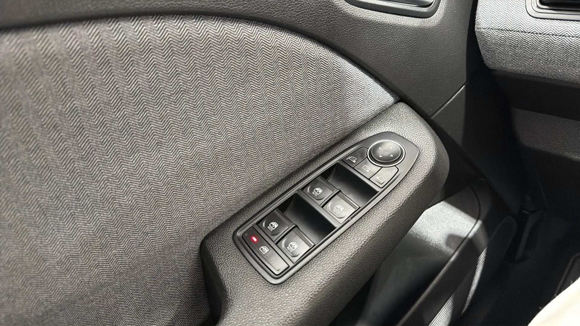 Renault Clio Techno TCe 90 - foto 18