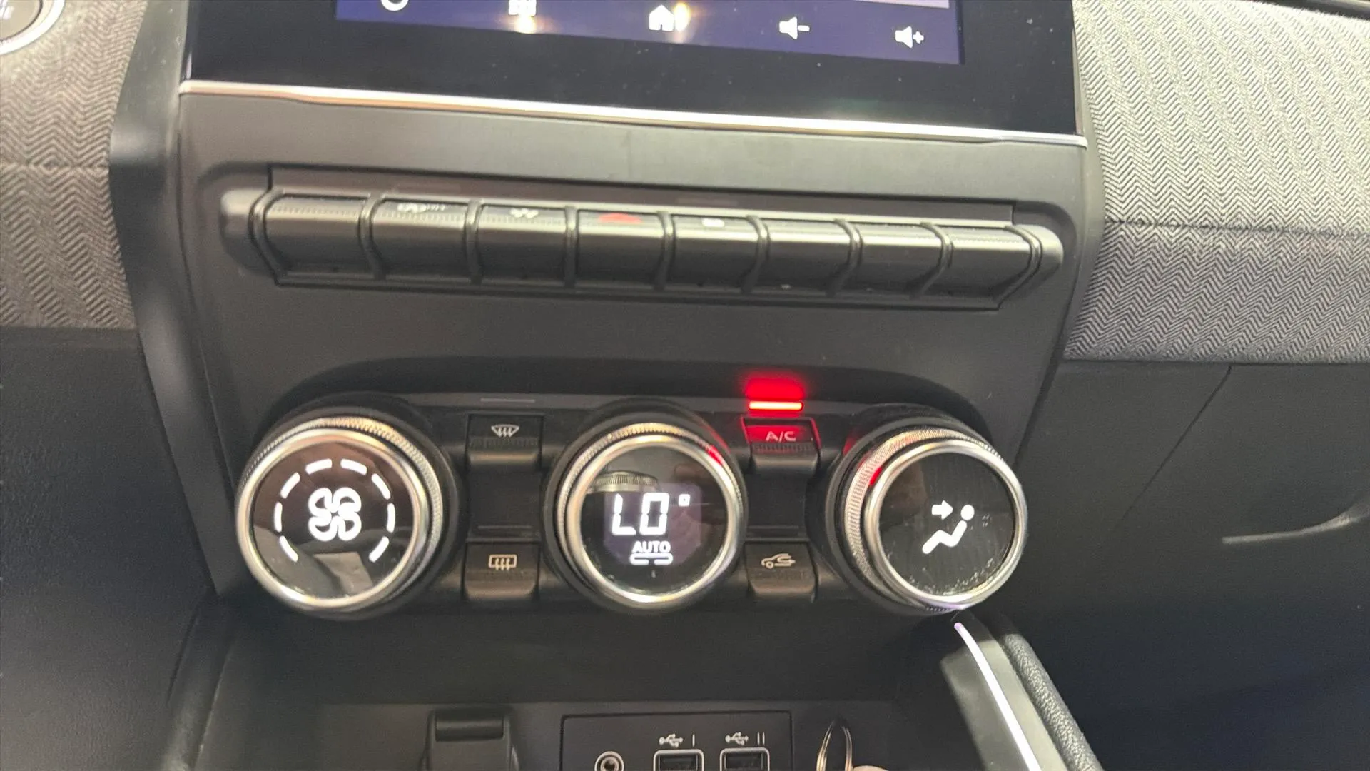 Renault Clio Techno TCe 90 - foto 15