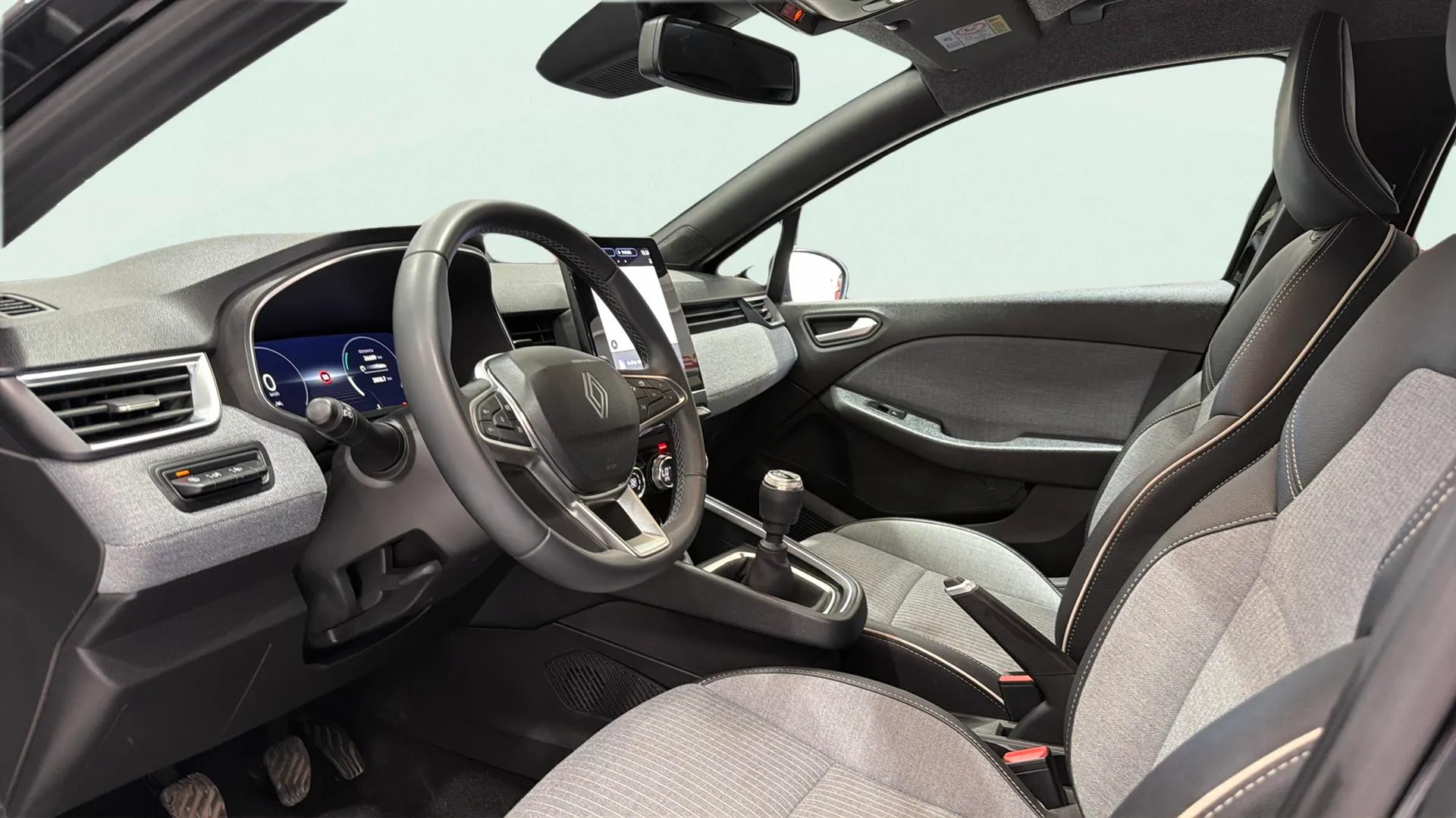 Renault Clio Techno TCe 90 - foto 12