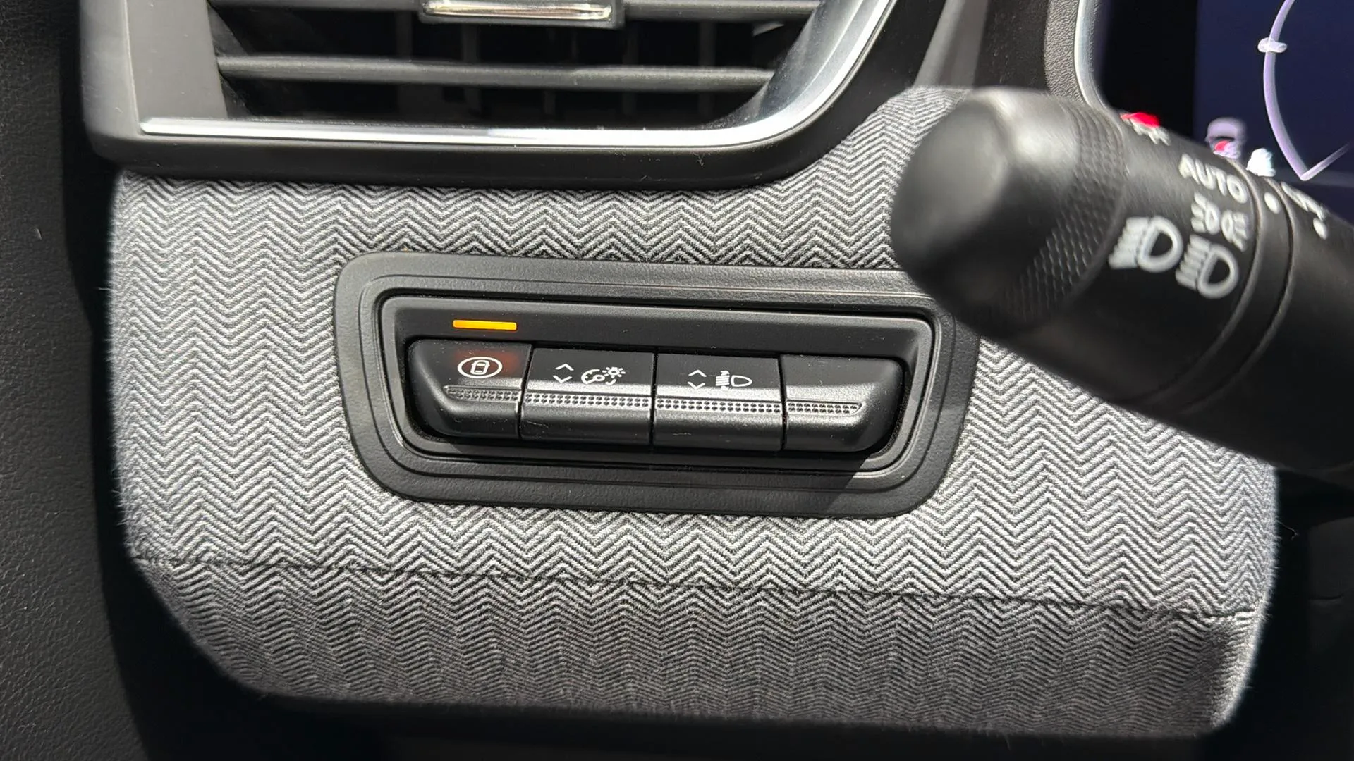 Renault Clio Techno TCe 90 - foto 19