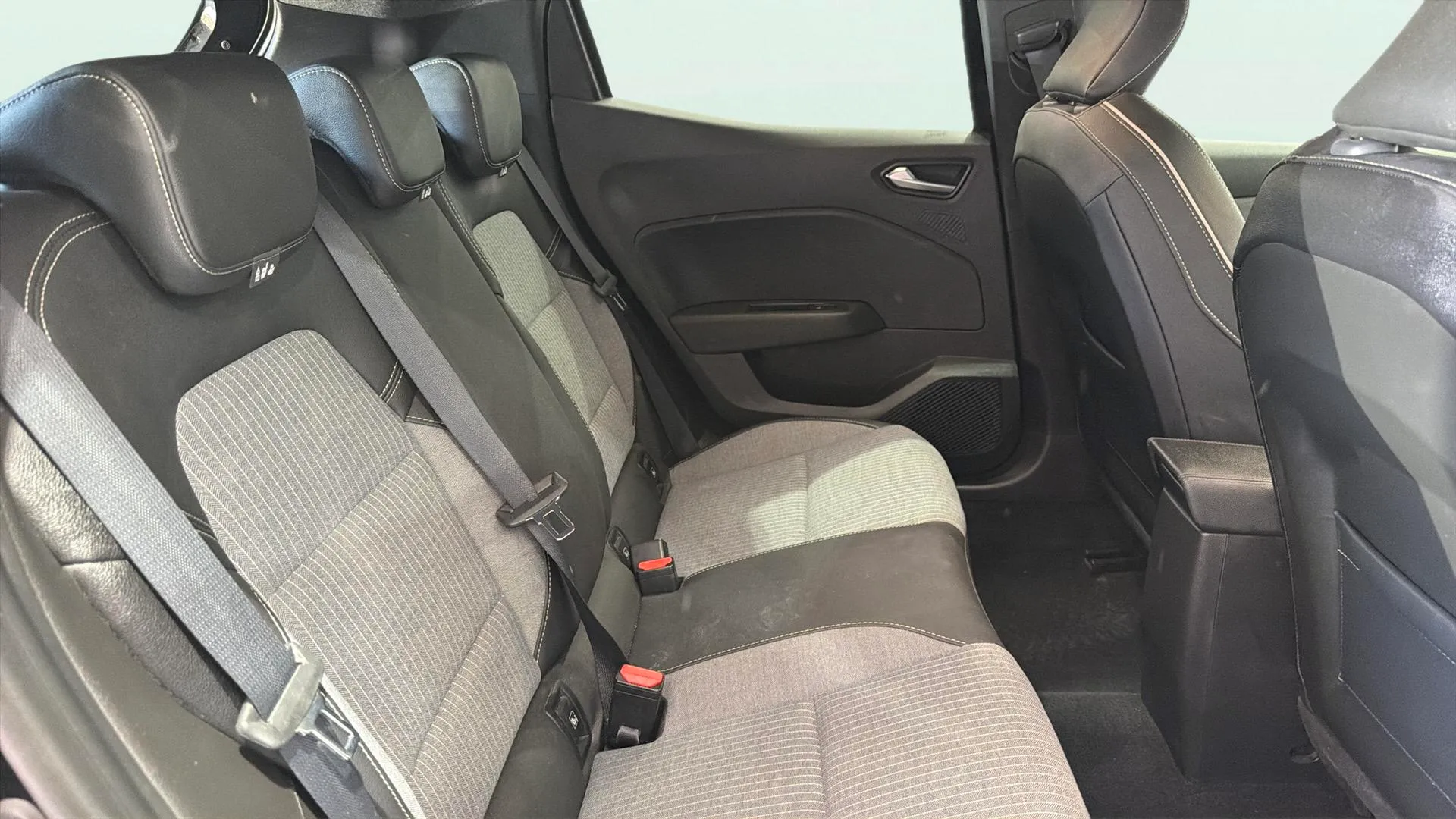 Renault Clio Techno TCe 90 - foto 14