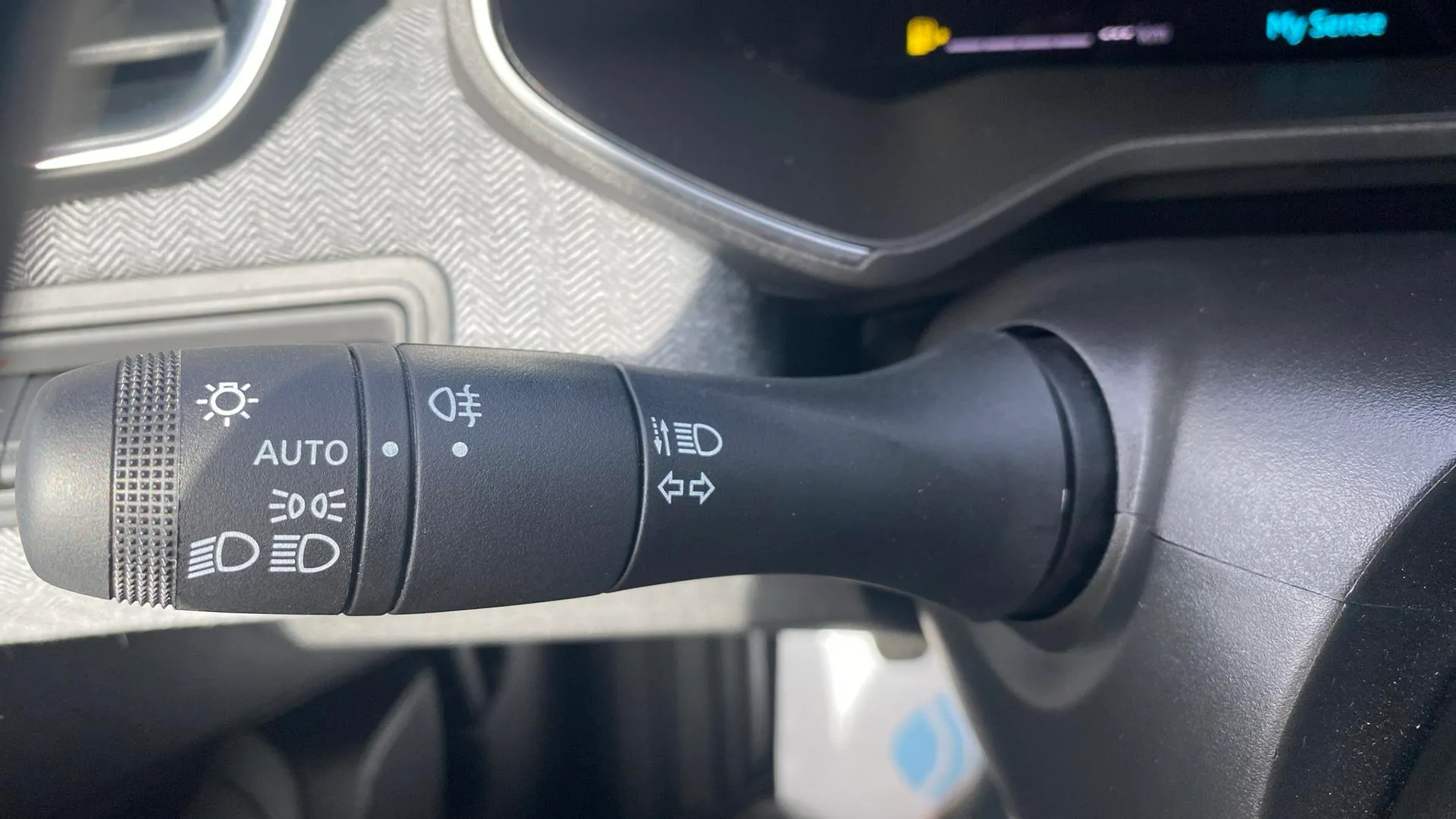 Renault Clio Techno TCe 90 - foto 21