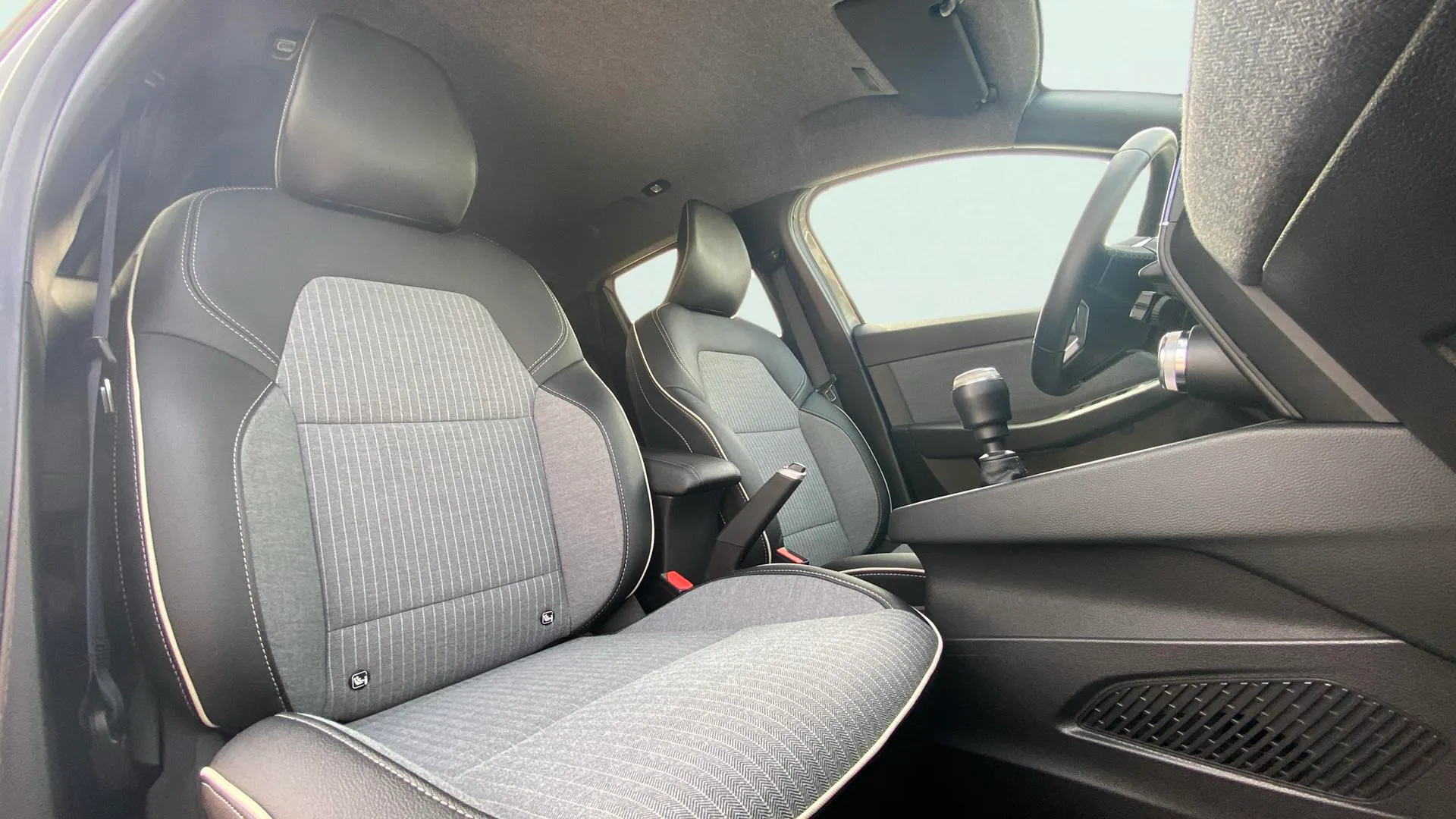 Renault Clio Techno TCe 90 - foto 13