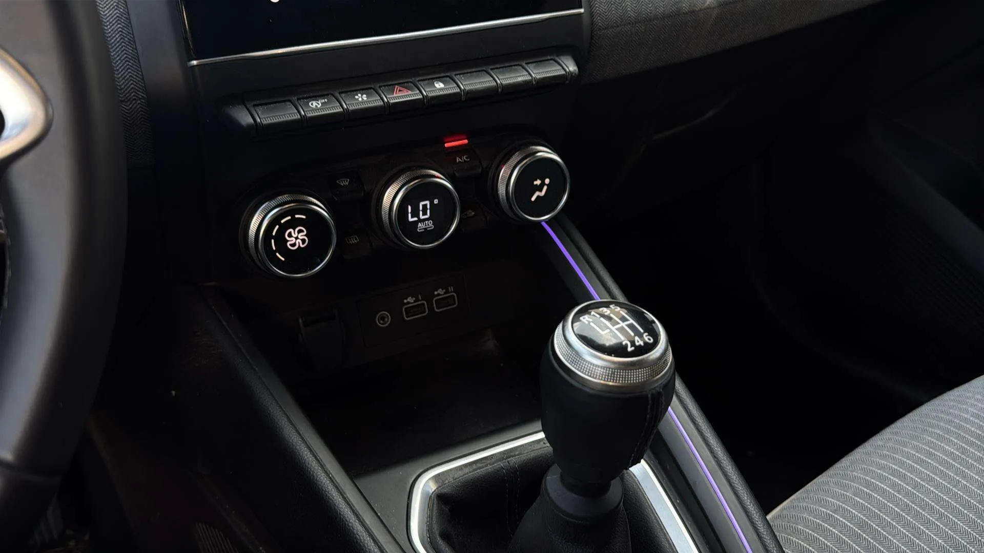 Renault Clio Techno TCe 90 - foto 19