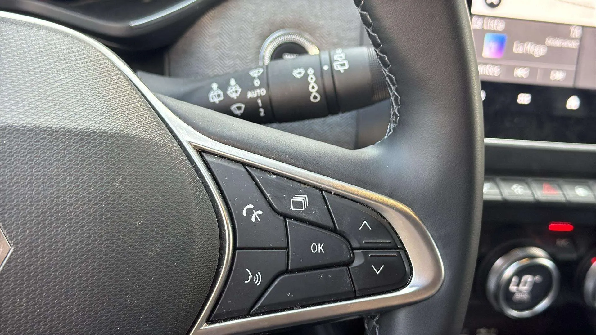 Renault Clio Techno TCe 90 - foto 17