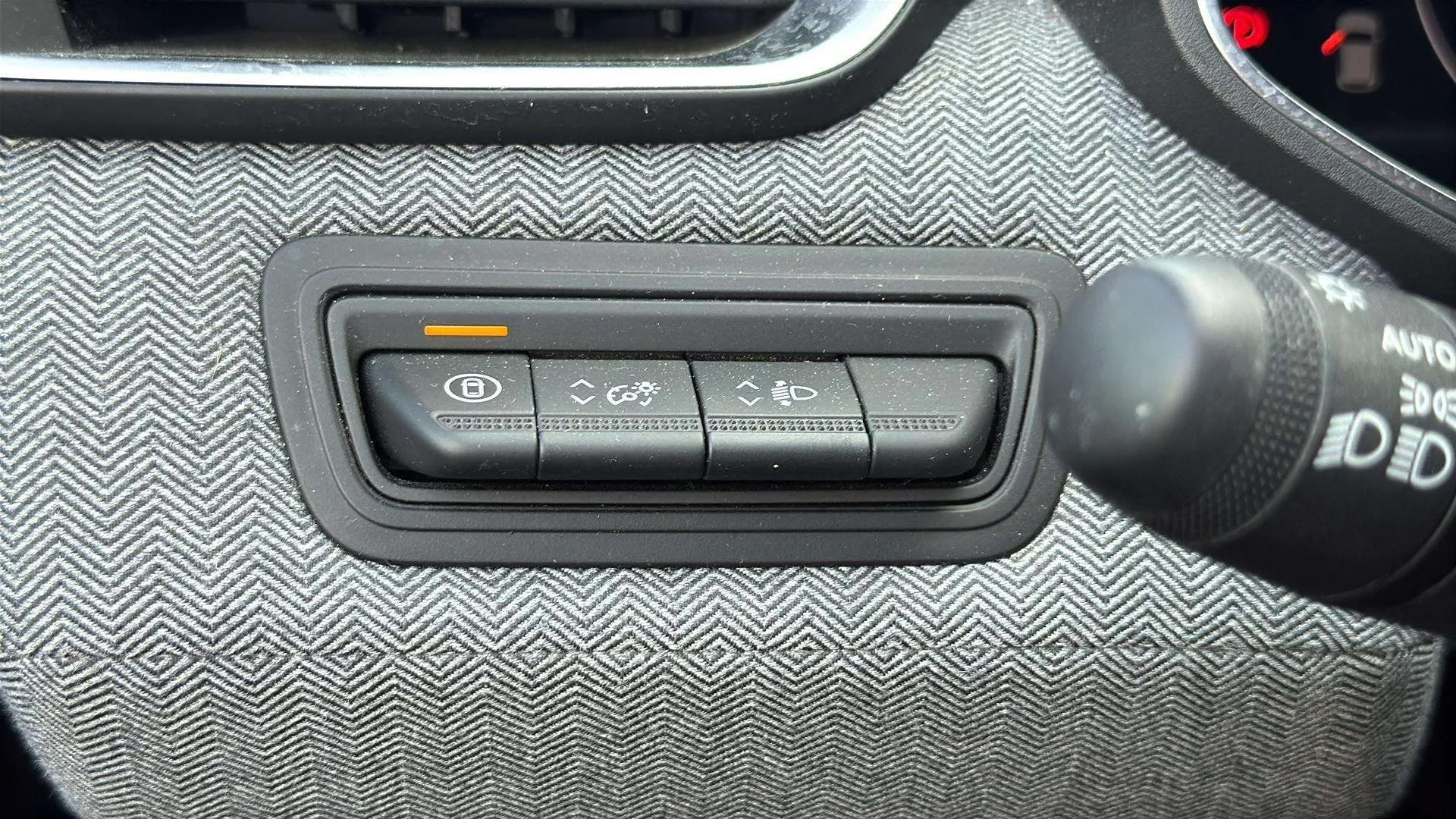Renault Clio Techno TCe 90 - foto 15