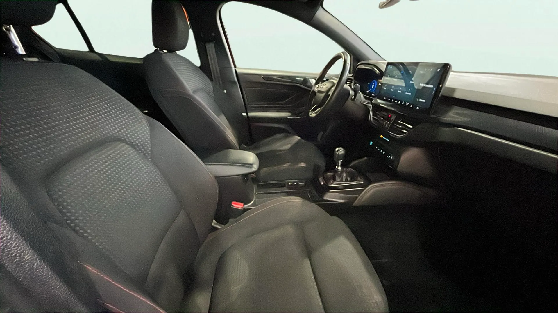 Ford Focus 1.0 EcoBoost Active X SB - foto 25