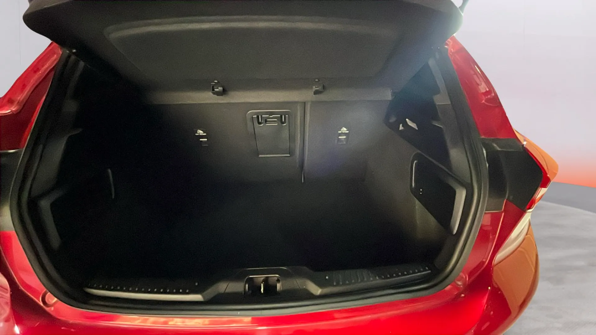 Ford Focus 1.0 EcoBoost Active X SB - foto 11
