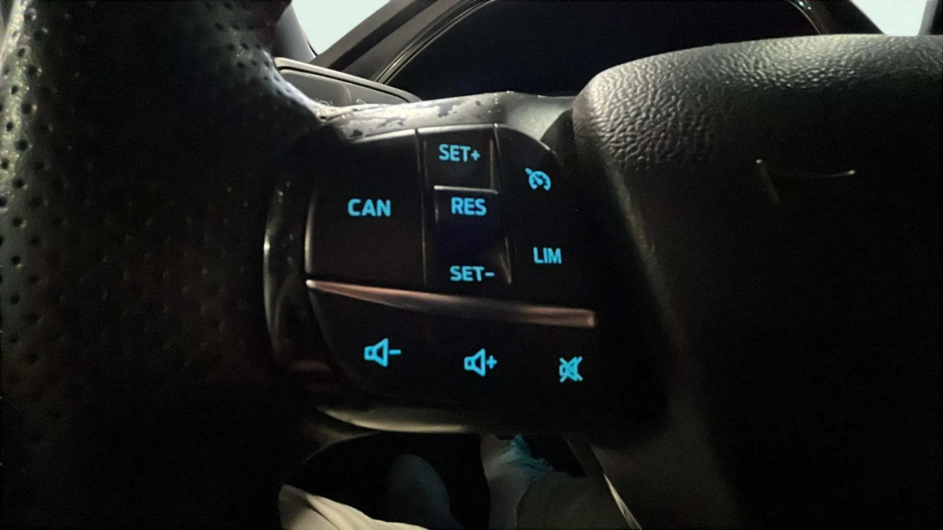 Ford Focus 1.0 EcoBoost Active X SB - foto 14