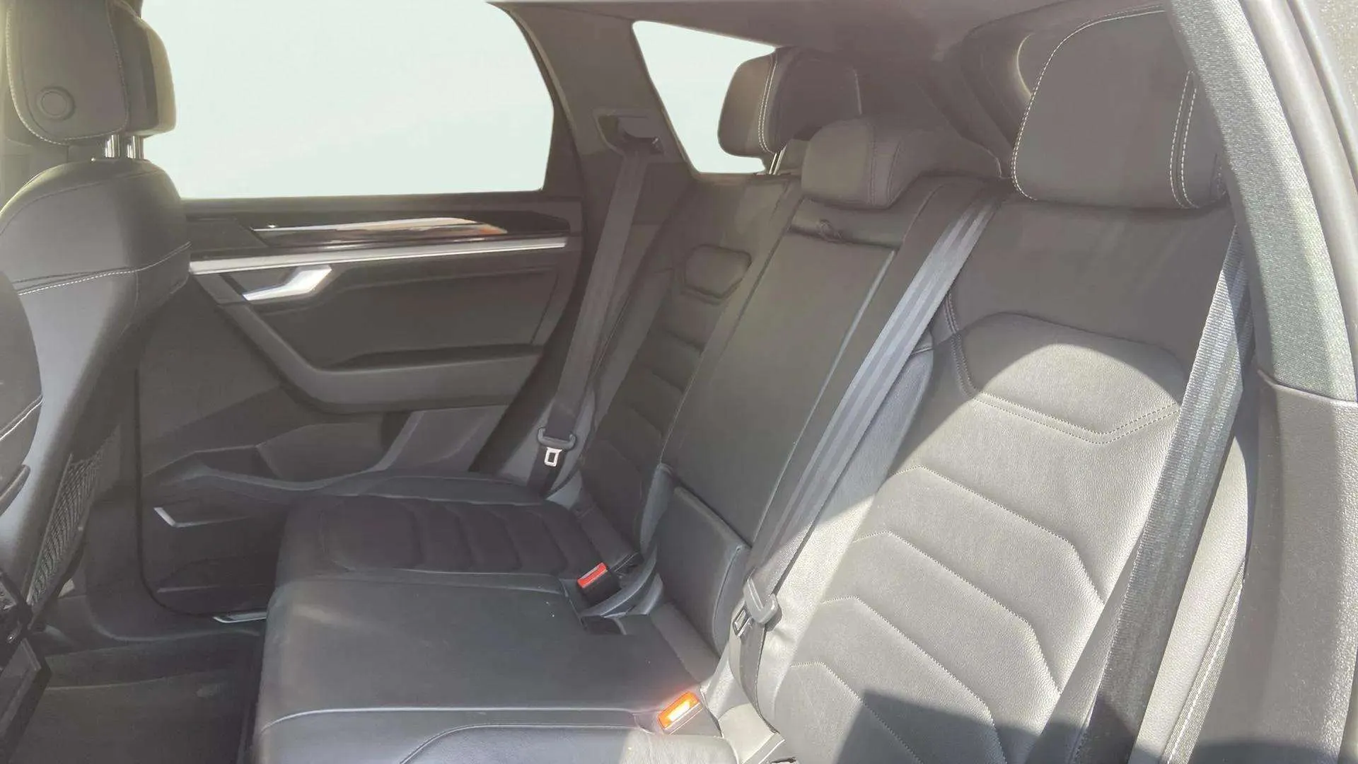 Volkswagen Touareg R-Line 3.0 V6 TDI Tip 4M - foto 23