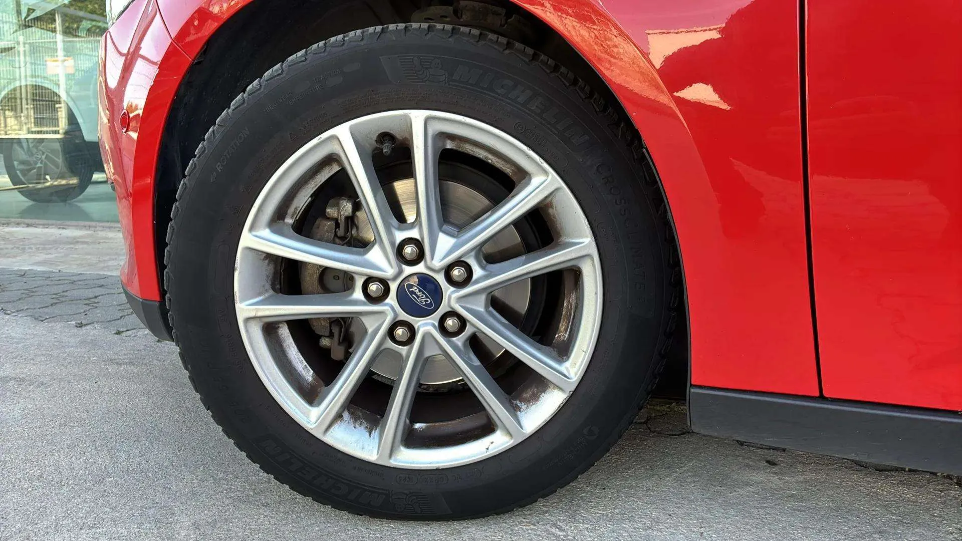 Ford Focus 1.0 EcoBoost Trend+ - foto 30