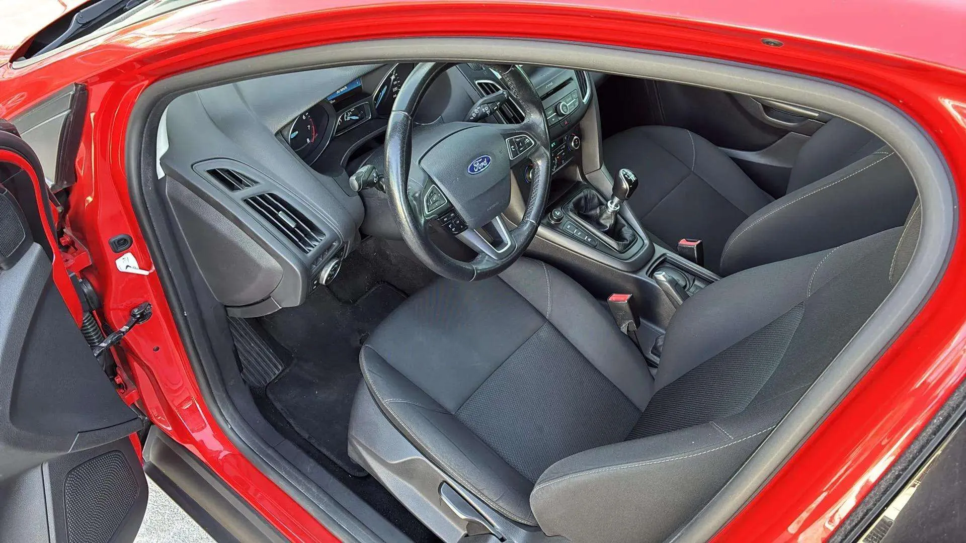 Ford Focus 1.0 EcoBoost Trend+ - foto 10
