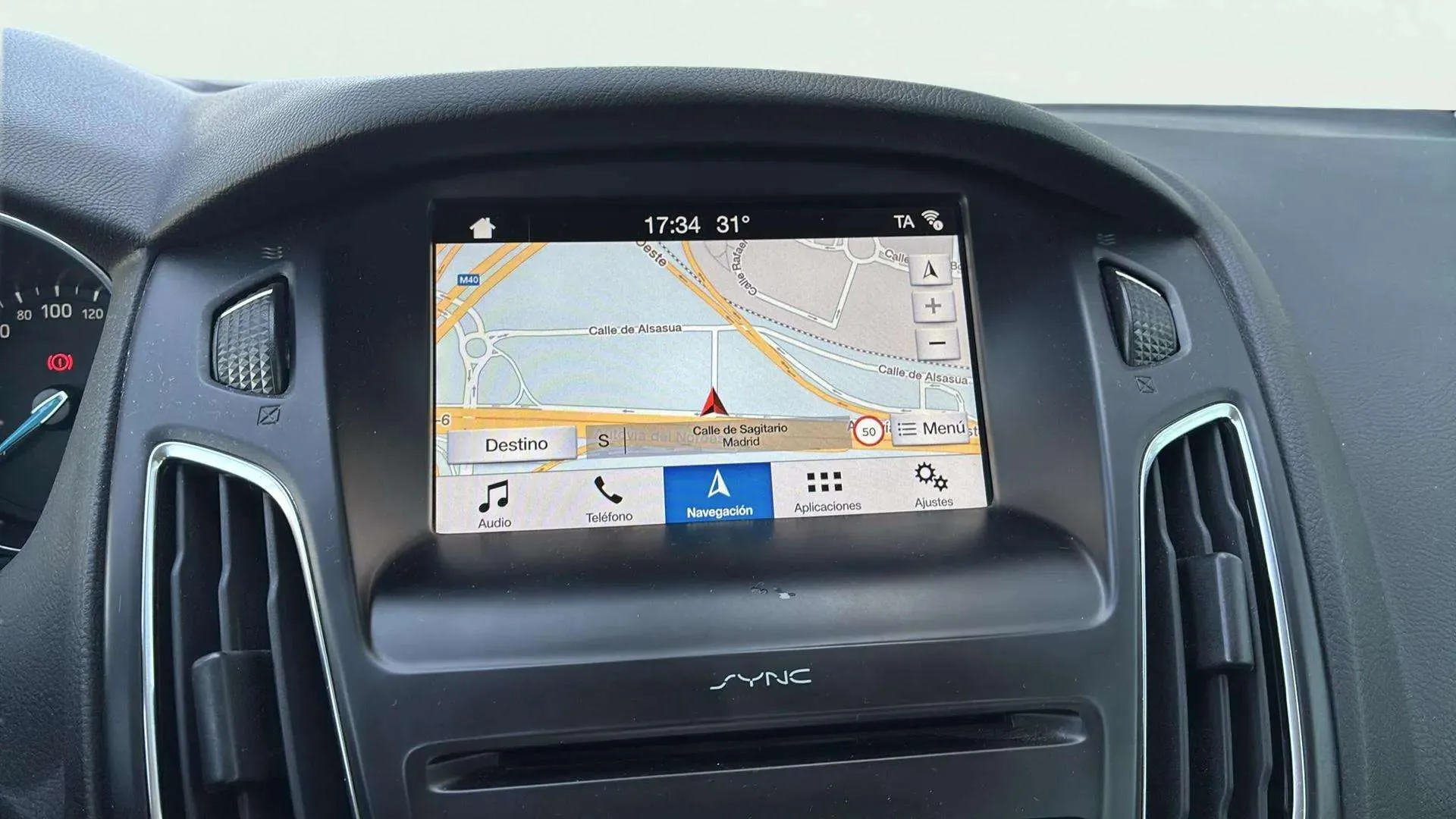 Ford Focus 1.0 EcoBoost Trend+ - foto 24