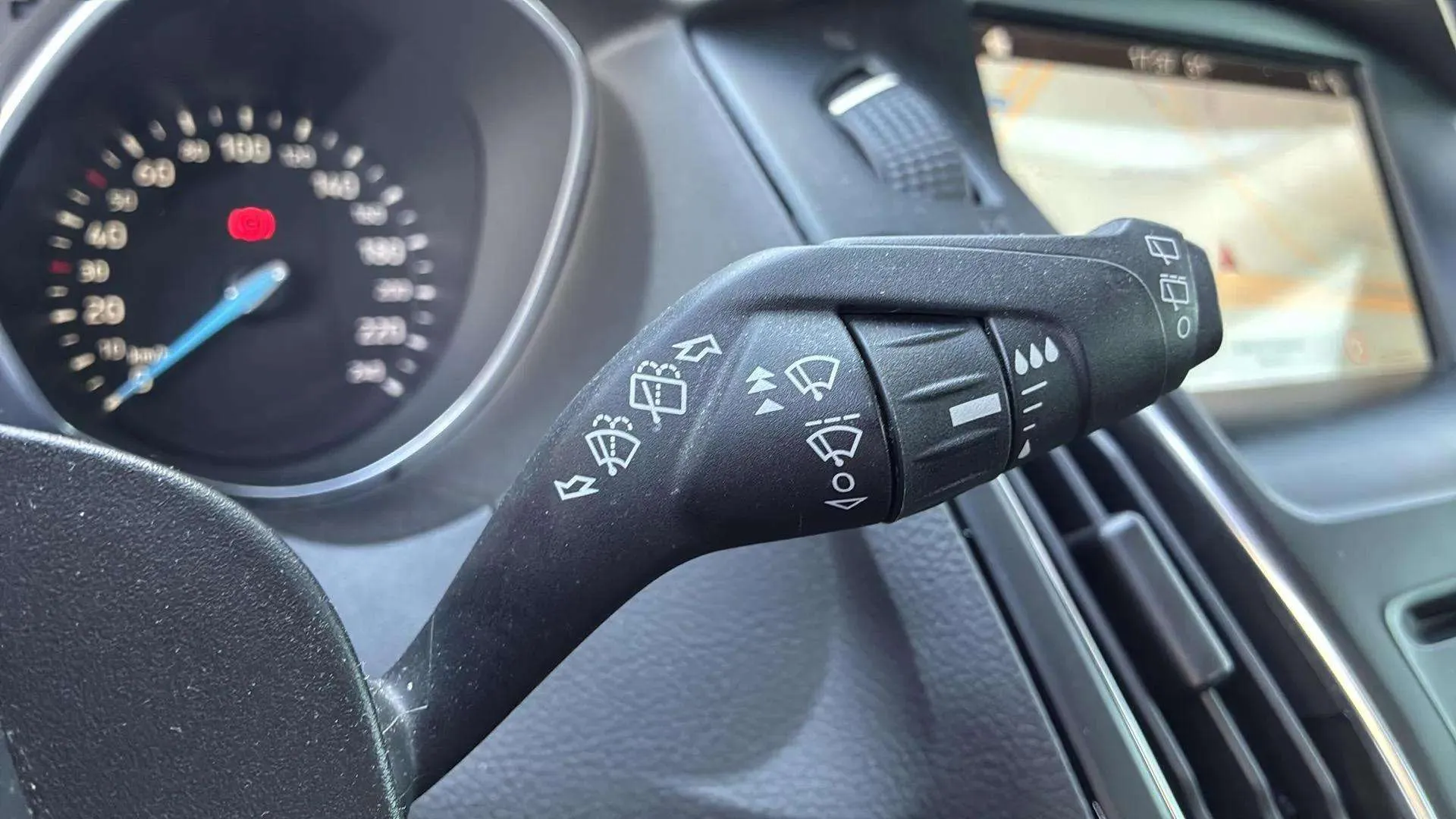 Ford Focus 1.0 EcoBoost Trend+ - foto 18