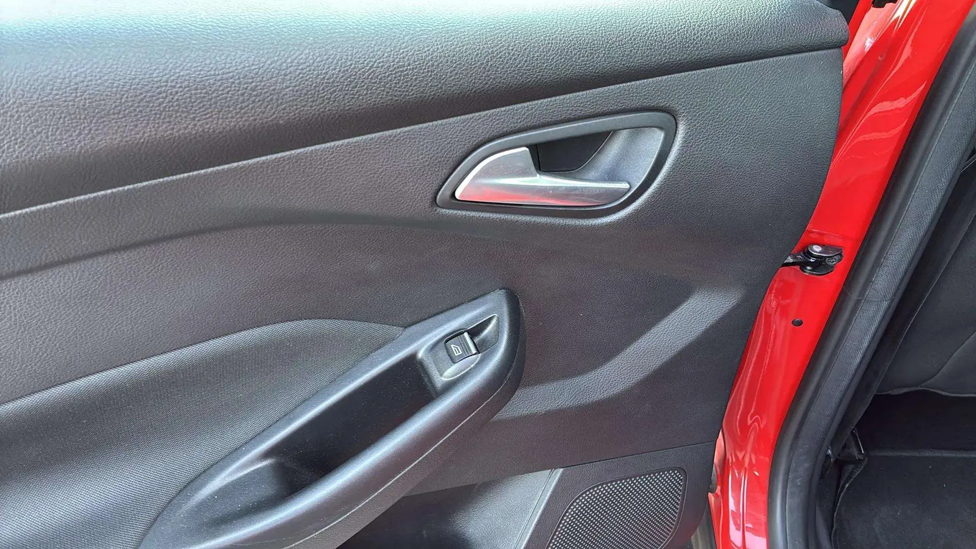 Ford Focus 1.0 EcoBoost Trend+ - foto 29