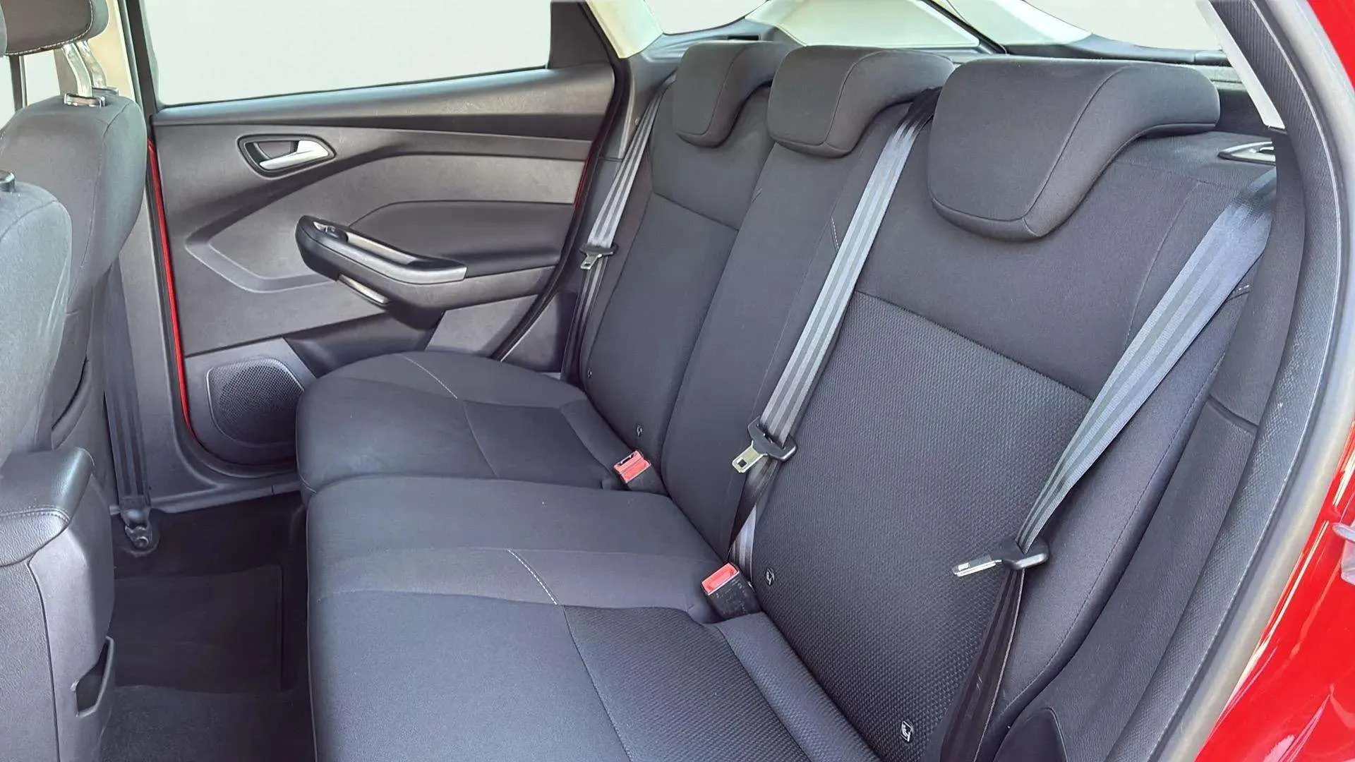 Ford Focus 1.0 EcoBoost Trend+ - foto 27