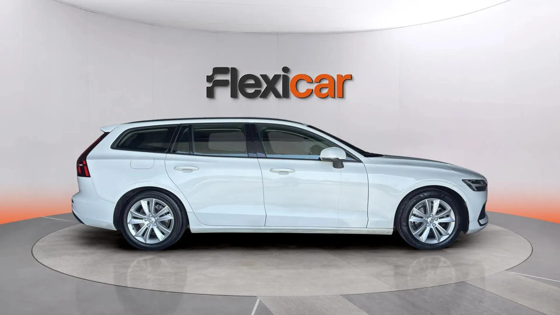 Volvo V60 2.0 D3 Kinetic - foto 3