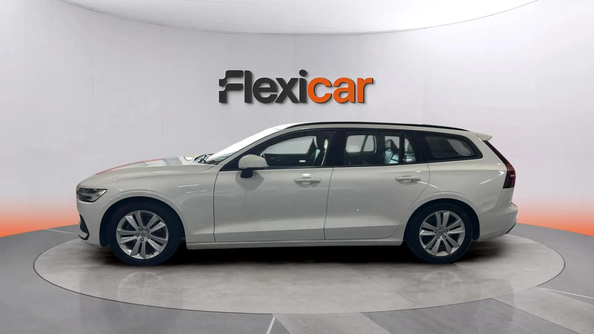 Volvo V60 2.0 D3 Kinetic - foto 4