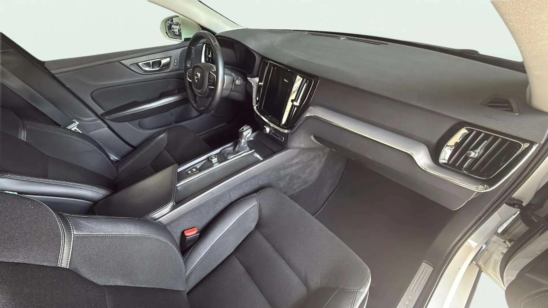Volvo V60 2.0 D3 Kinetic - foto 12