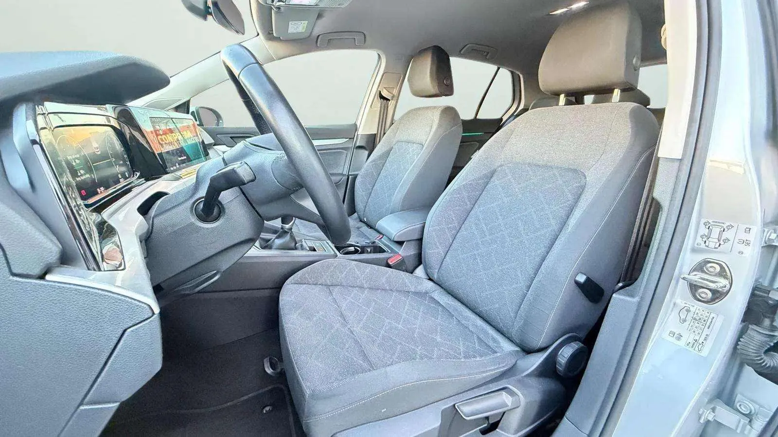 Volkswagen Golf Life 1.5 TSI - foto 13