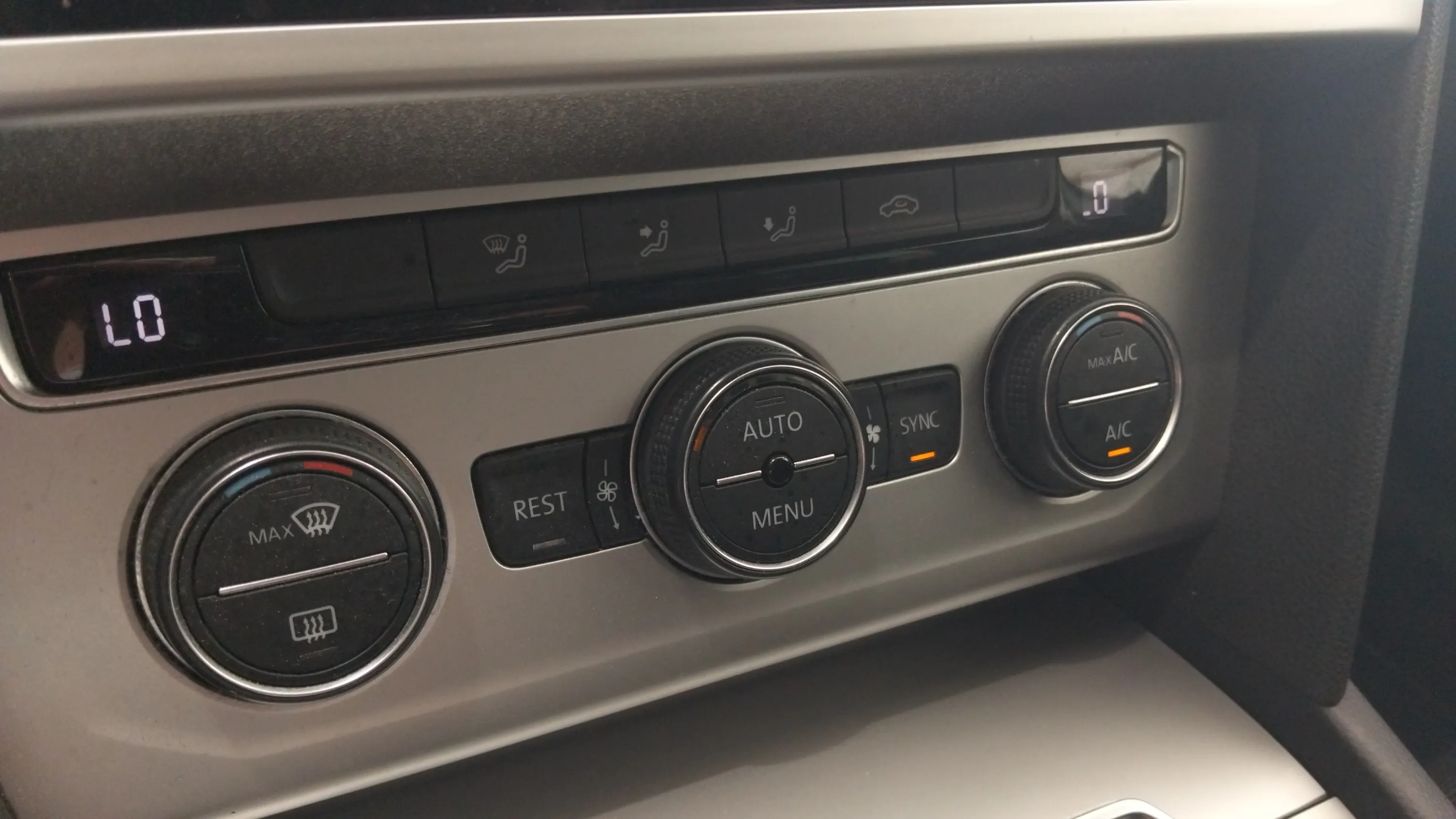 Volkswagen Passat Advance 2.0 TDI DSG Variant - foto 21