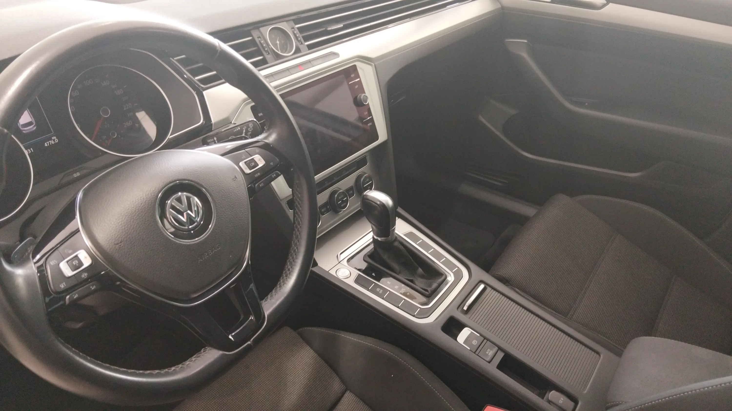 Volkswagen Passat Advance 2.0 TDI DSG Variant - foto 6